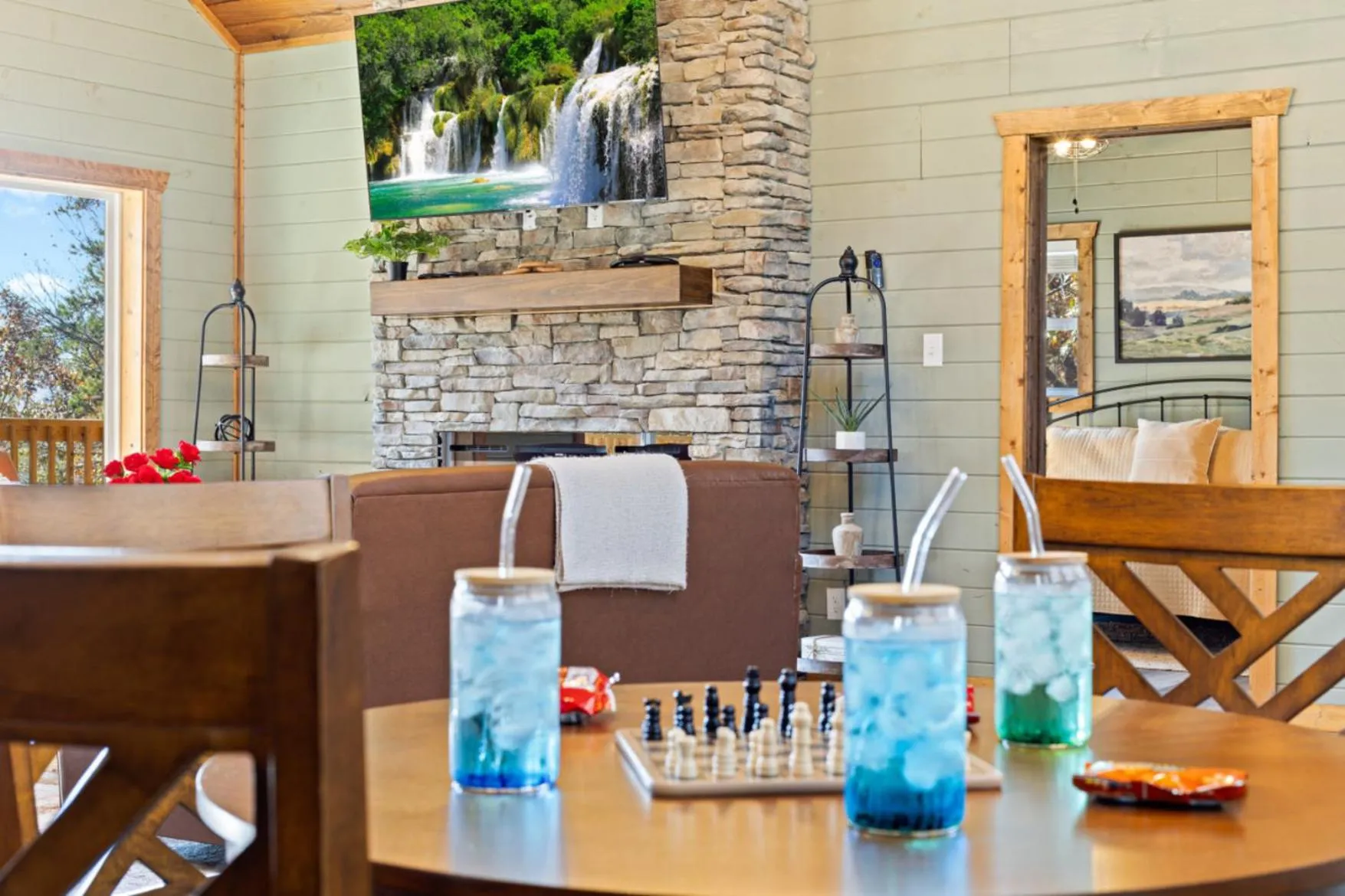 Food and drinks in Luxe Mountain Pool Escape by Ghosal Luxury Lodging