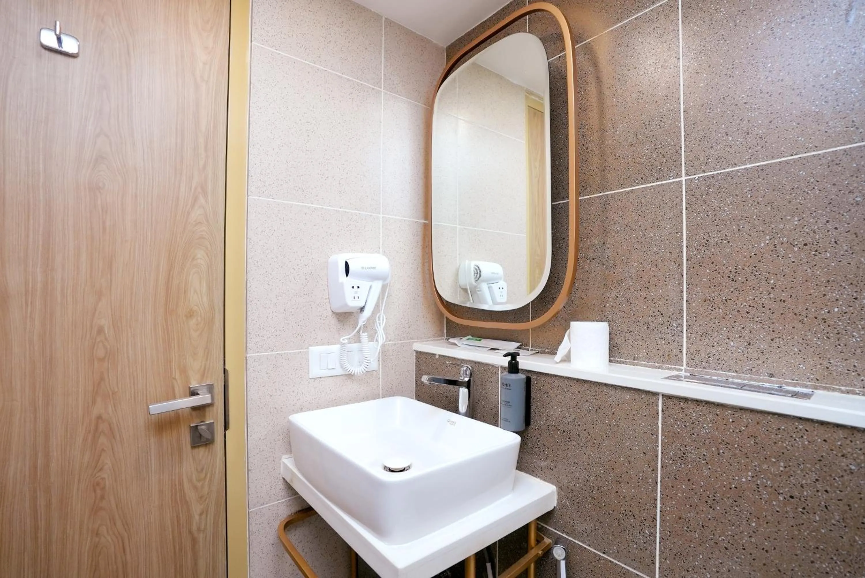 Toilet in Hotel Limon & Banquet Sector 29, Gurgaon