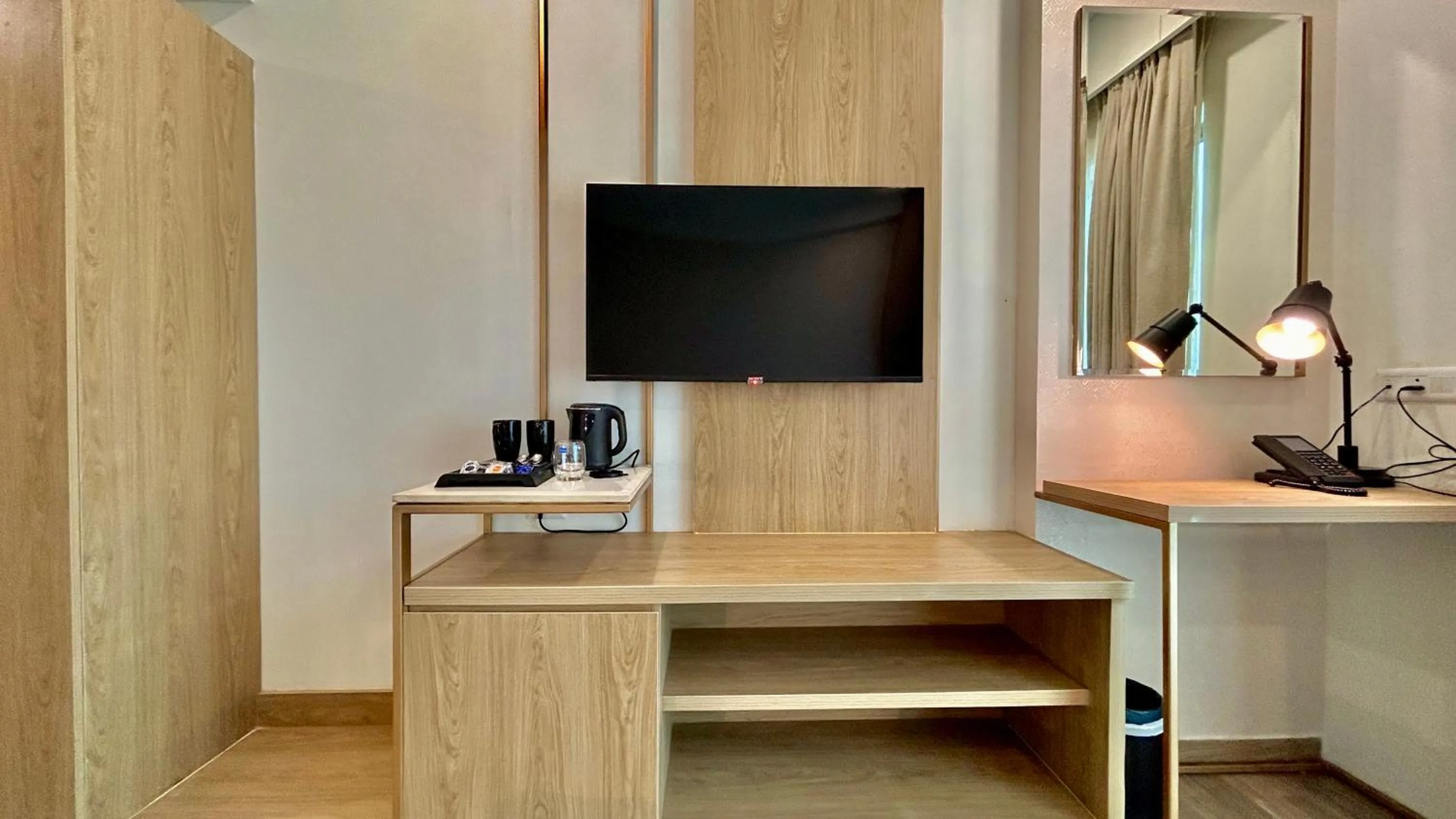 TV and multimedia in Hotel Limon & Banquet Sector 29, Gurgaon