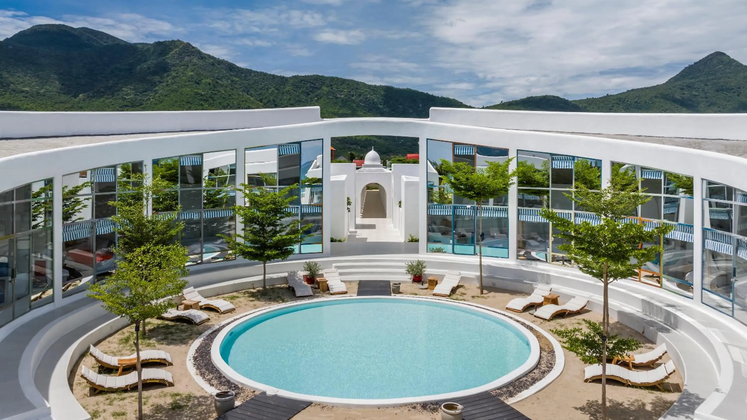 Property building in iSea by the sea