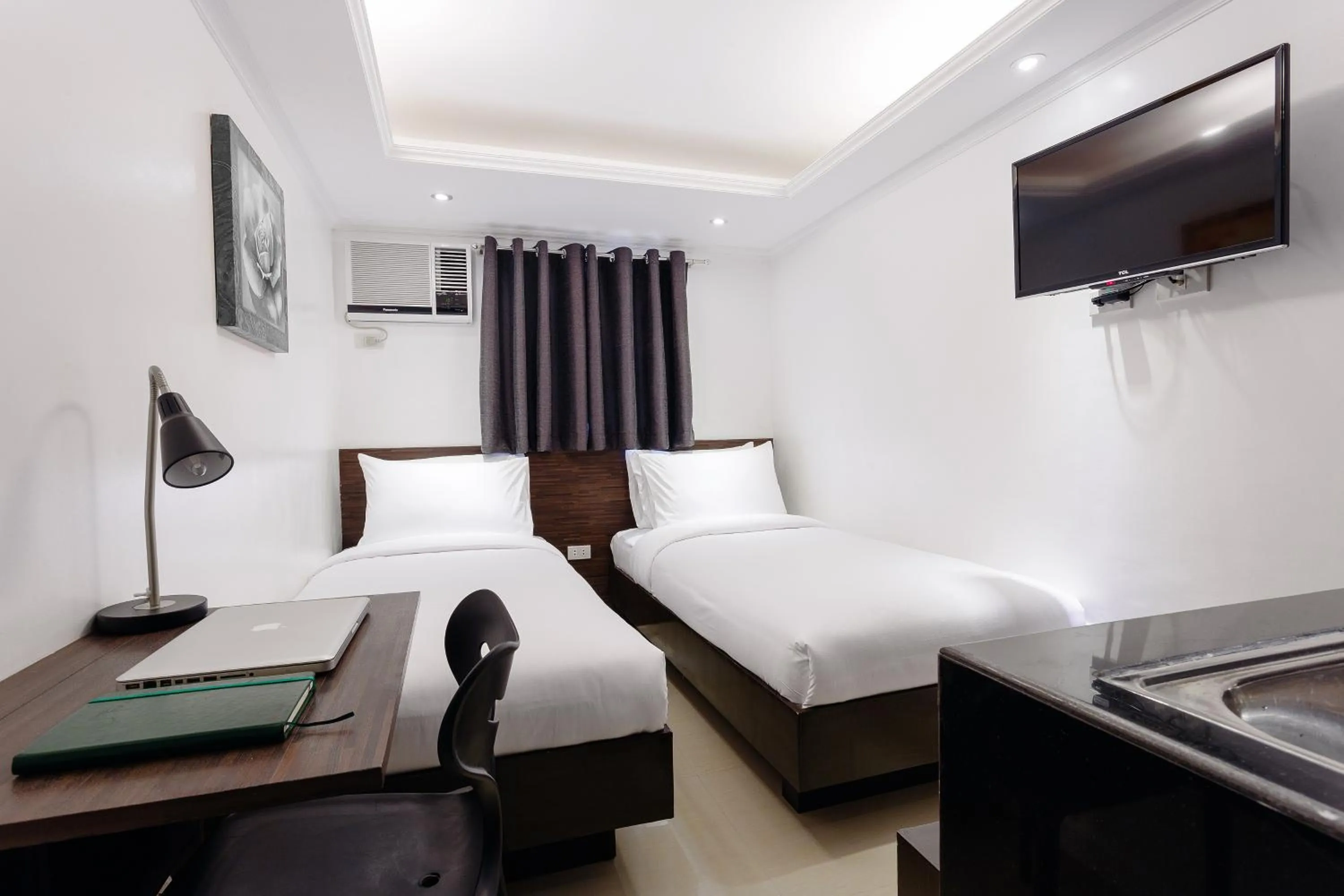 Bedroom, Bed in Nest Nano Suites Poblacion - Makati