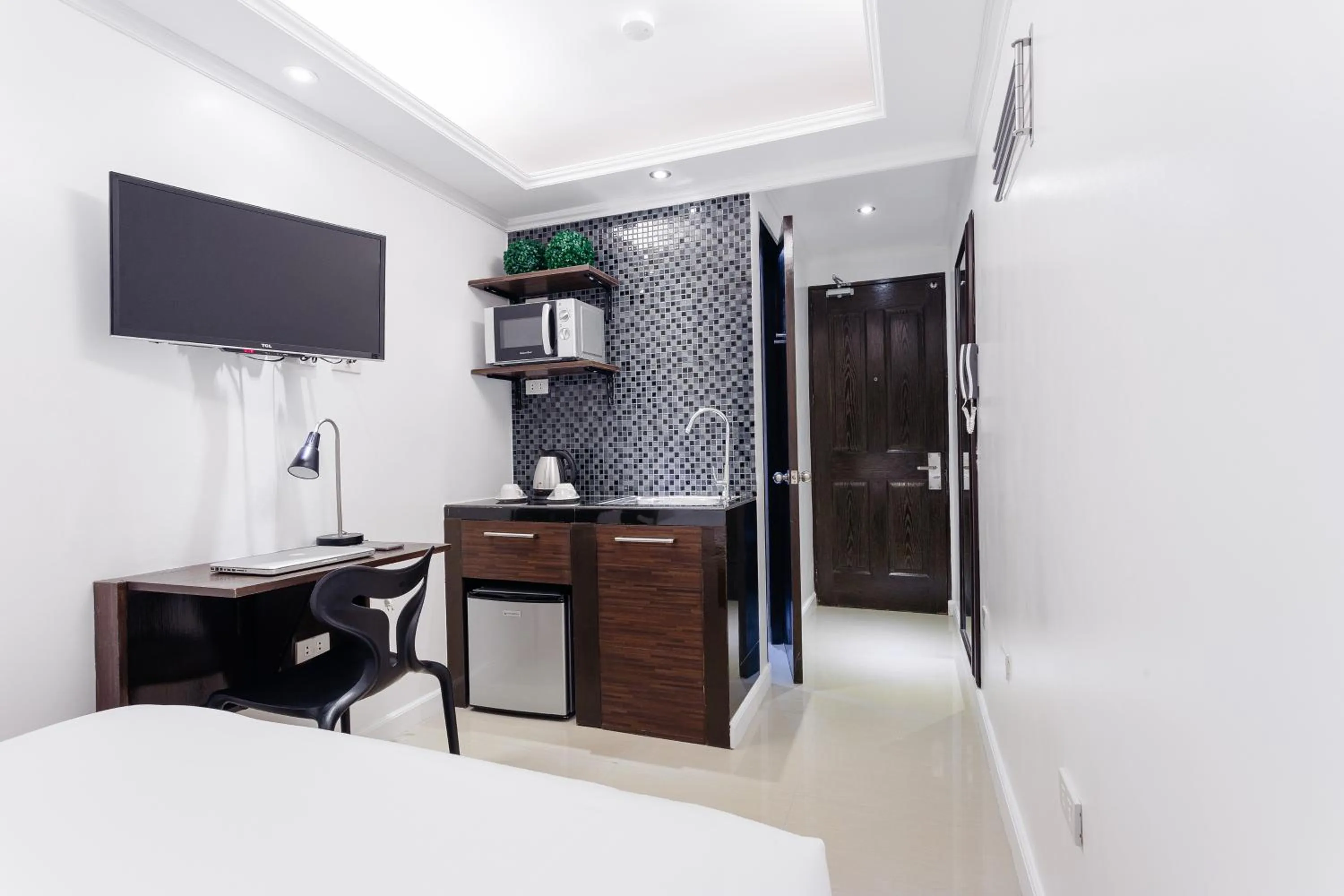 TV and multimedia, Bed in Nest Nano Suites Poblacion - Makati