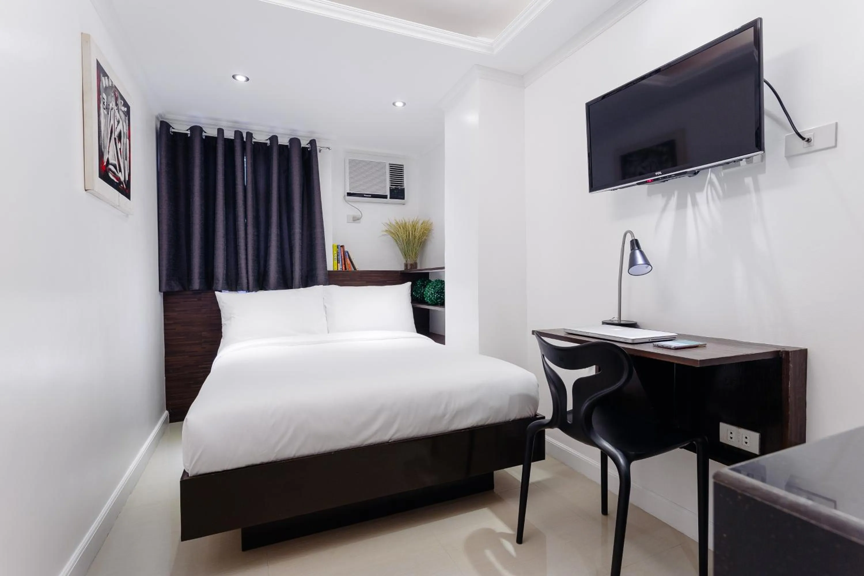 Bedroom, Bed in Nest Nano Suites Poblacion - Makati