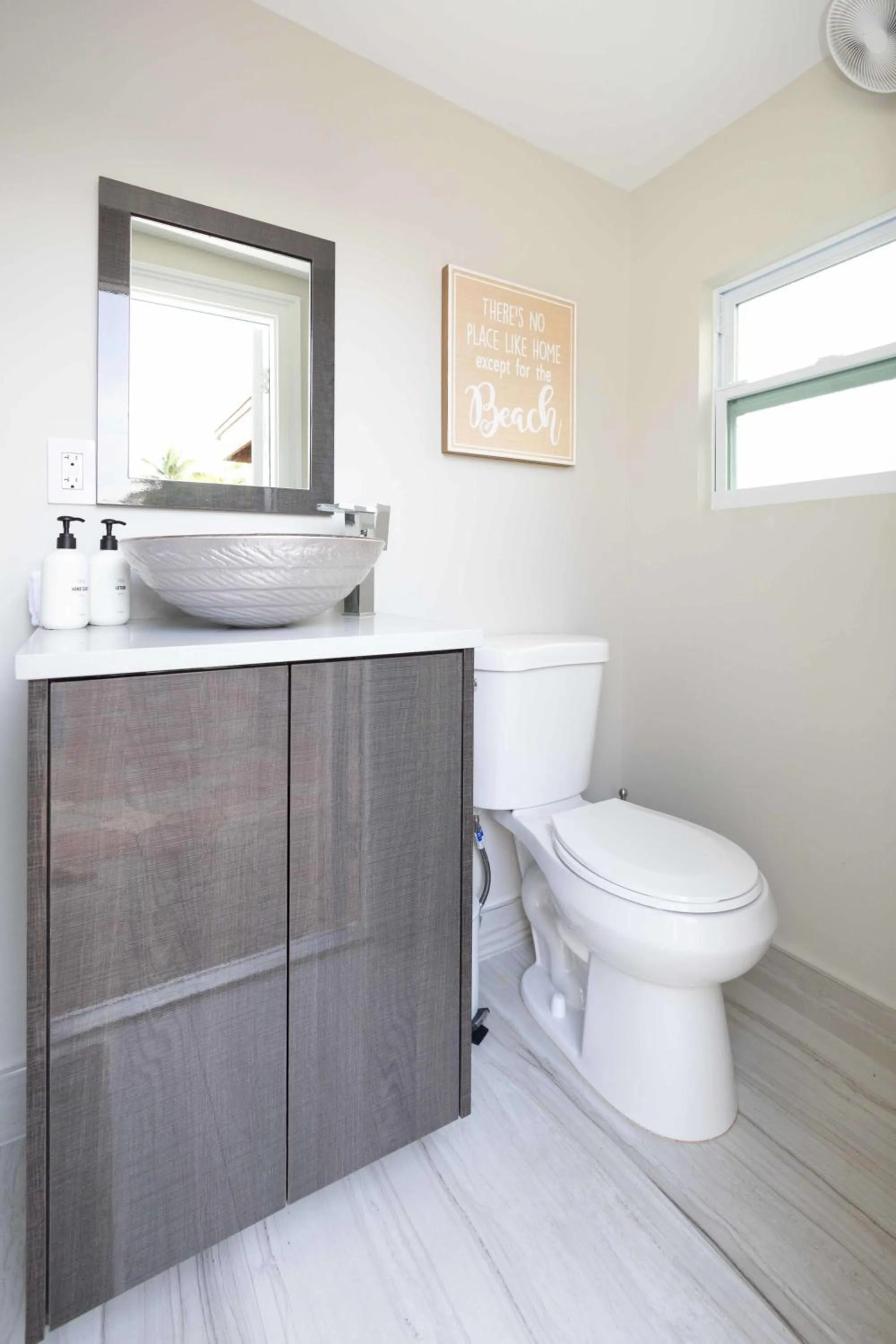 Fantasy Resort OMG PoolWaterfall outdoorKitchn Gym