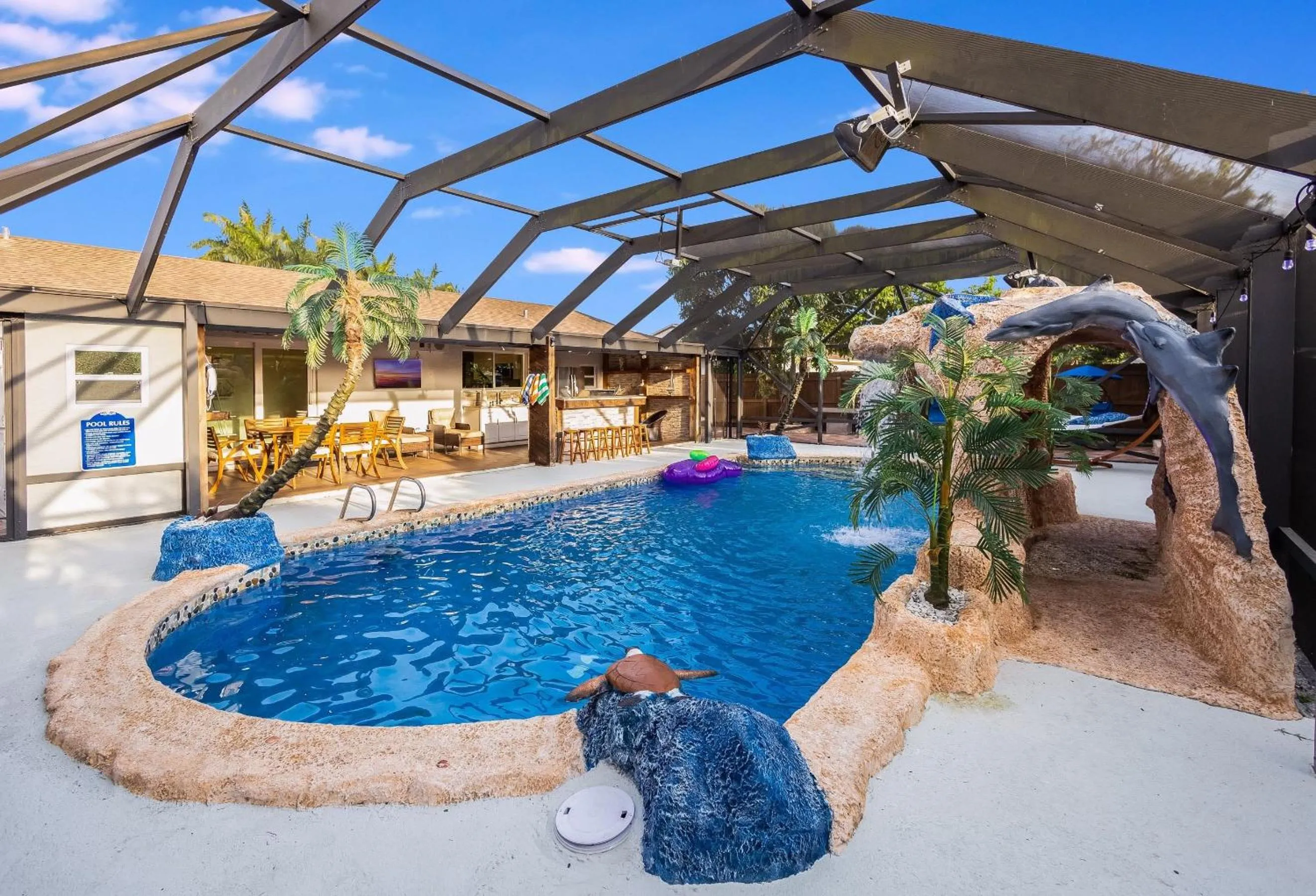 Fantasy Resort OMG PoolWaterfall outdoorKitchn Gym