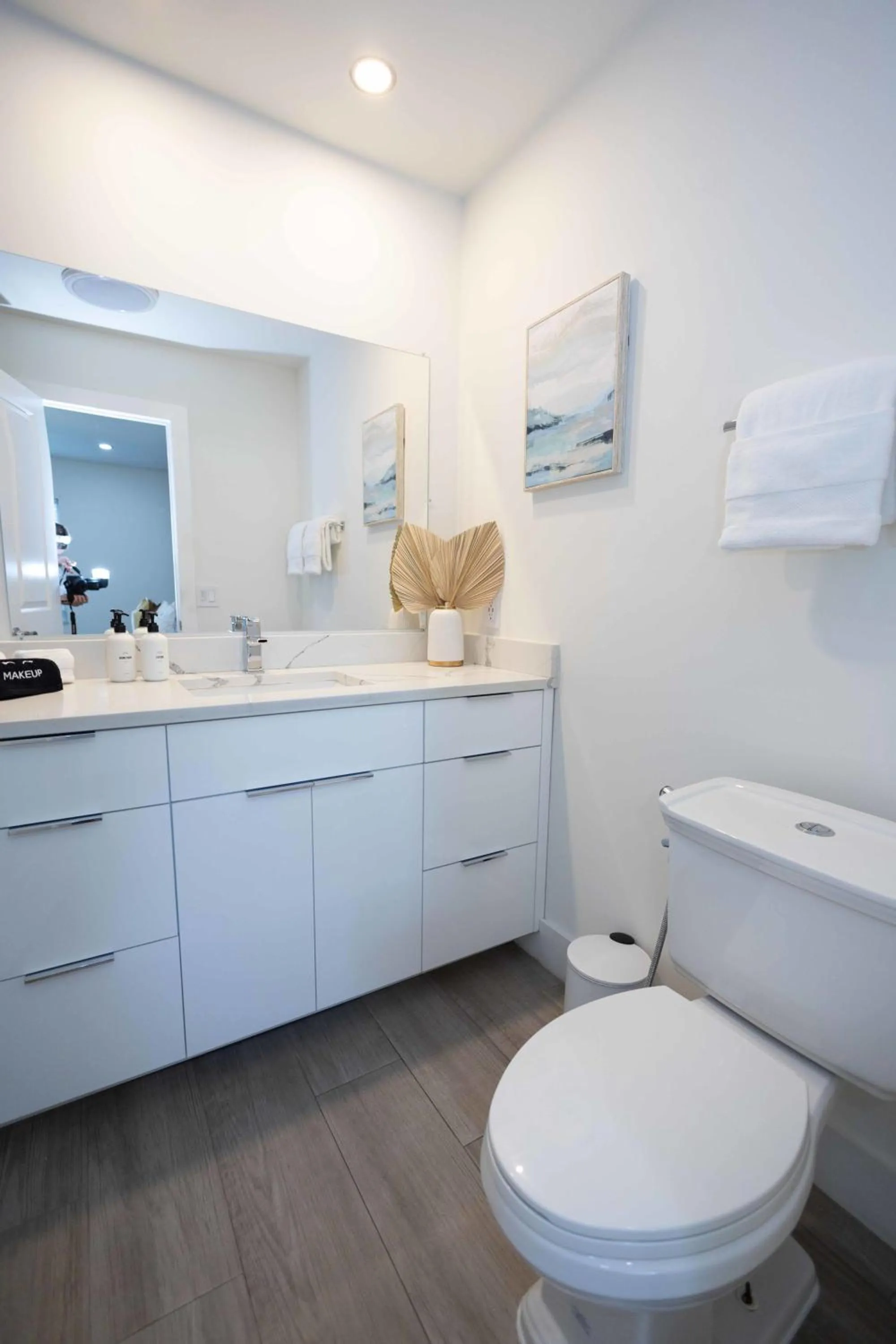 Fantasy Resort OMG PoolWaterfall outdoorKitchn Gym