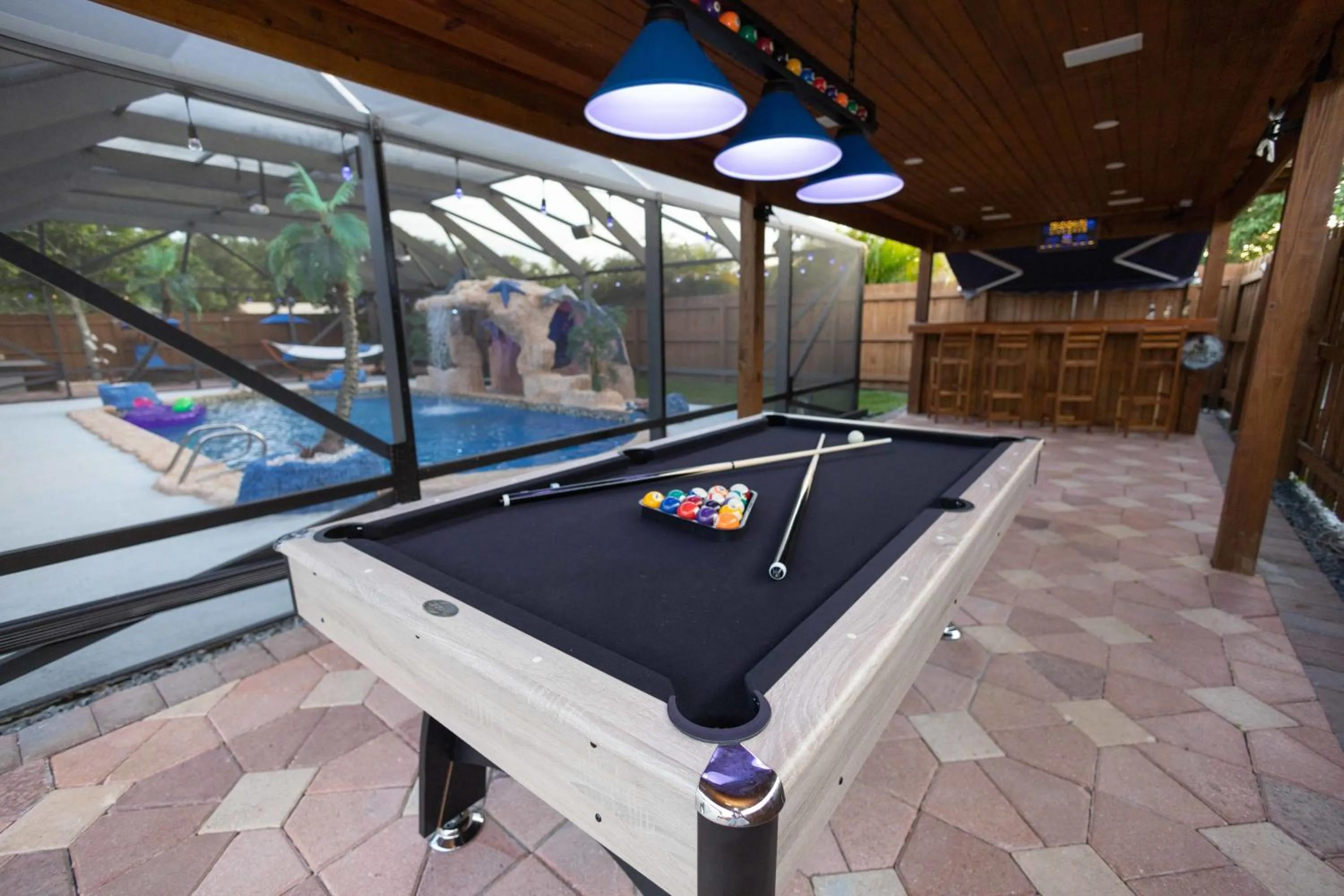 Fantasy Resort OMG PoolWaterfall outdoorKitchn Gym