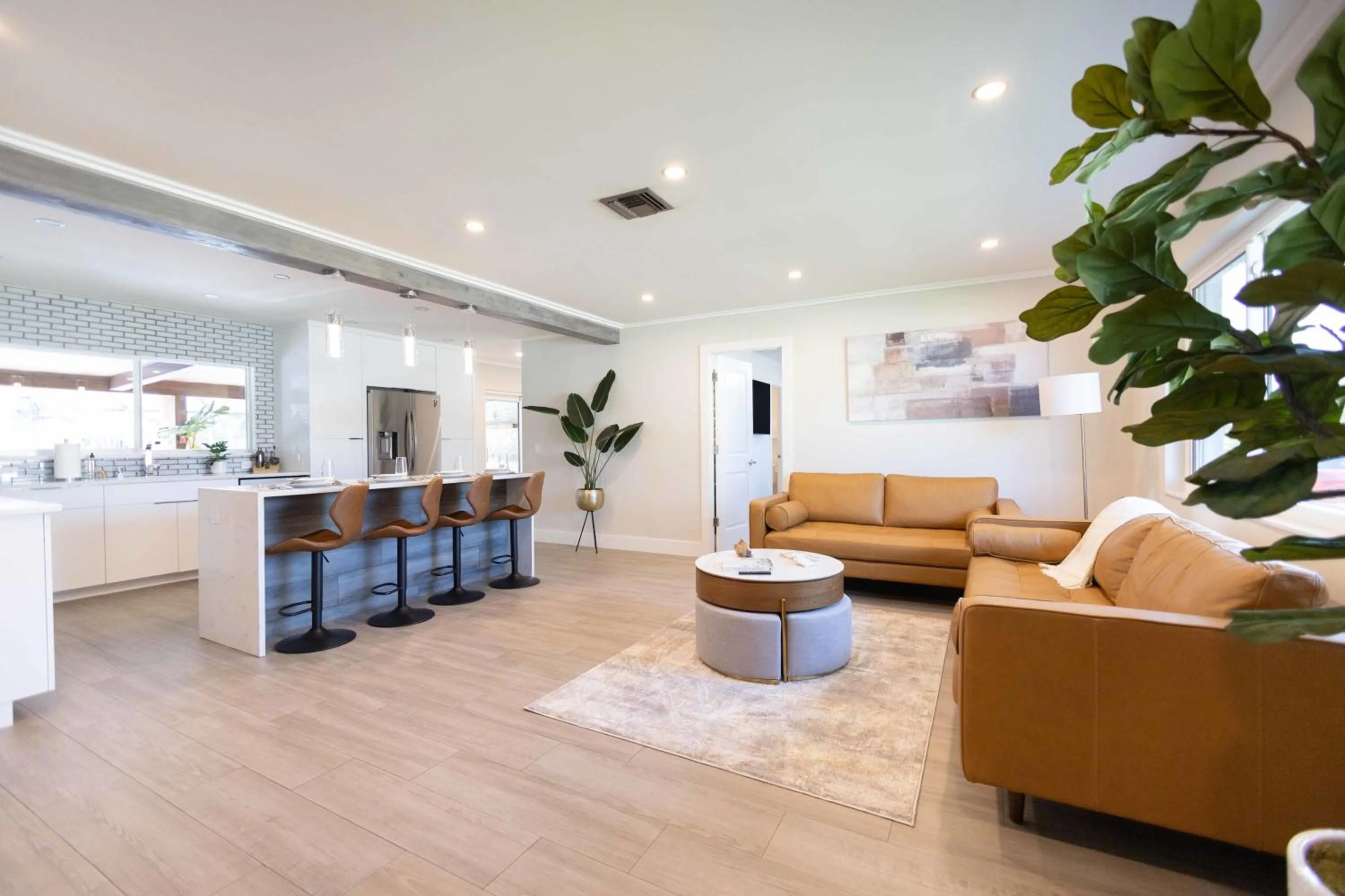 Fantasy Resort OMG PoolWaterfall outdoorKitchn Gym