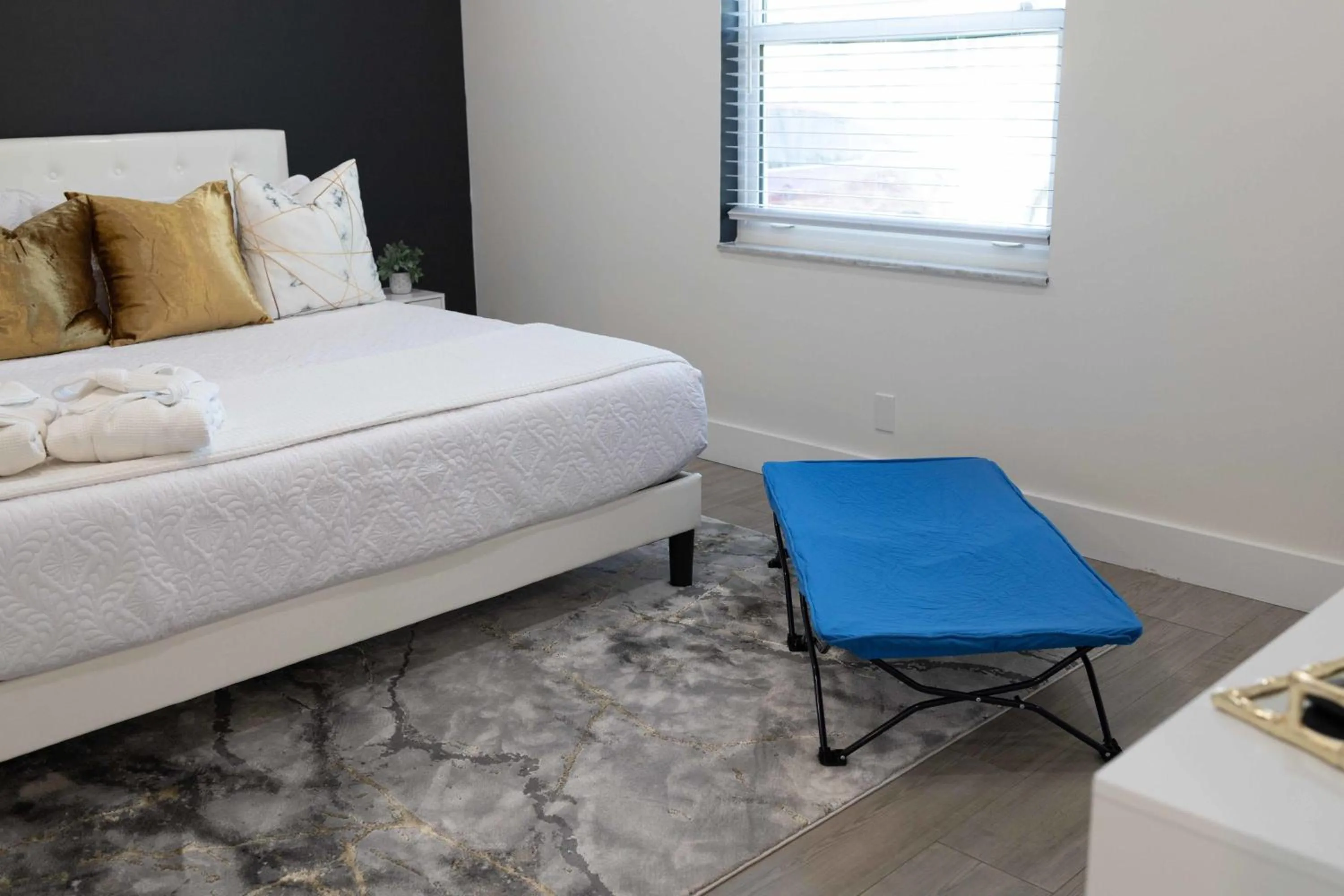 Bed in Fantasy Resort OMG PoolWaterfall outdoorKitchn Gym