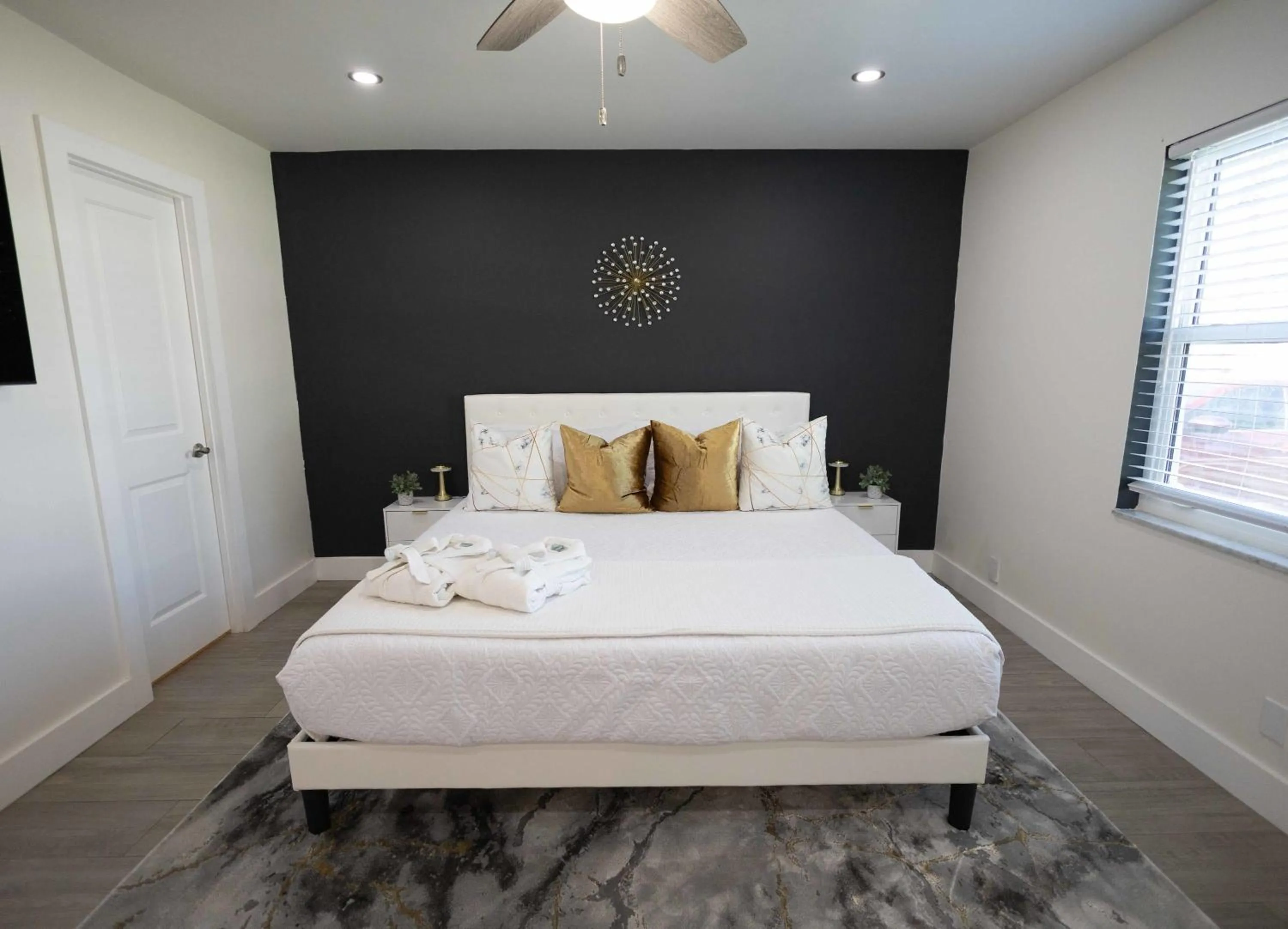 Bed in Fantasy Resort OMG PoolWaterfall outdoorKitchn Gym