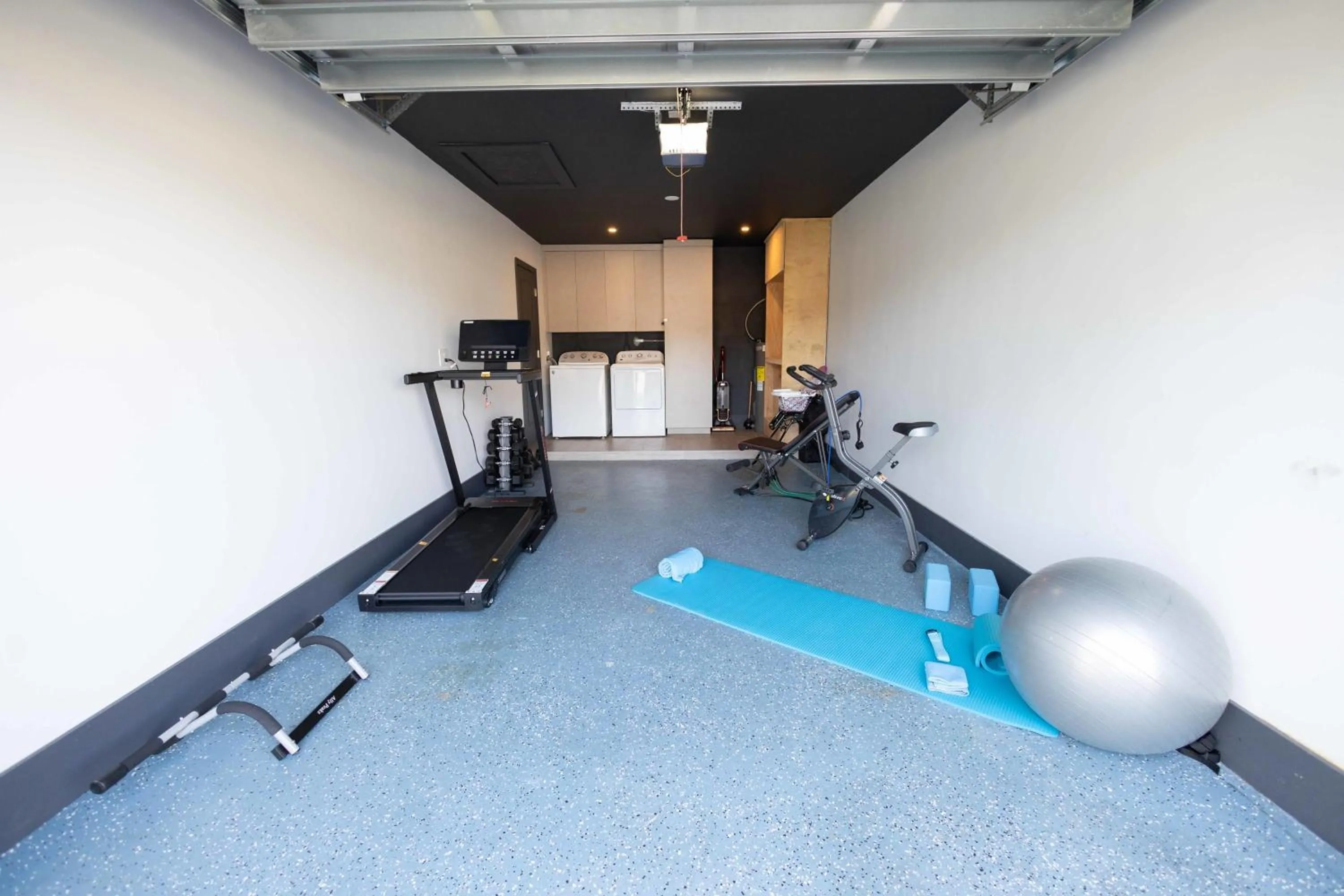 Fantasy Resort OMG PoolWaterfall outdoorKitchn Gym