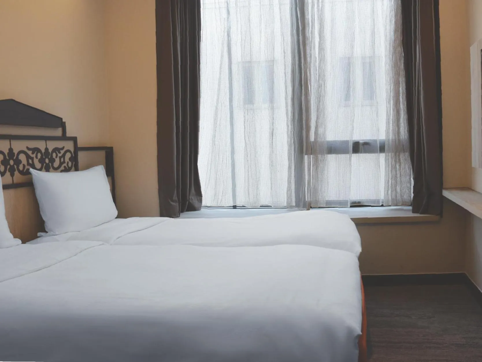 Bedroom, Bed in Aqueen Prestige Hotel Lavender