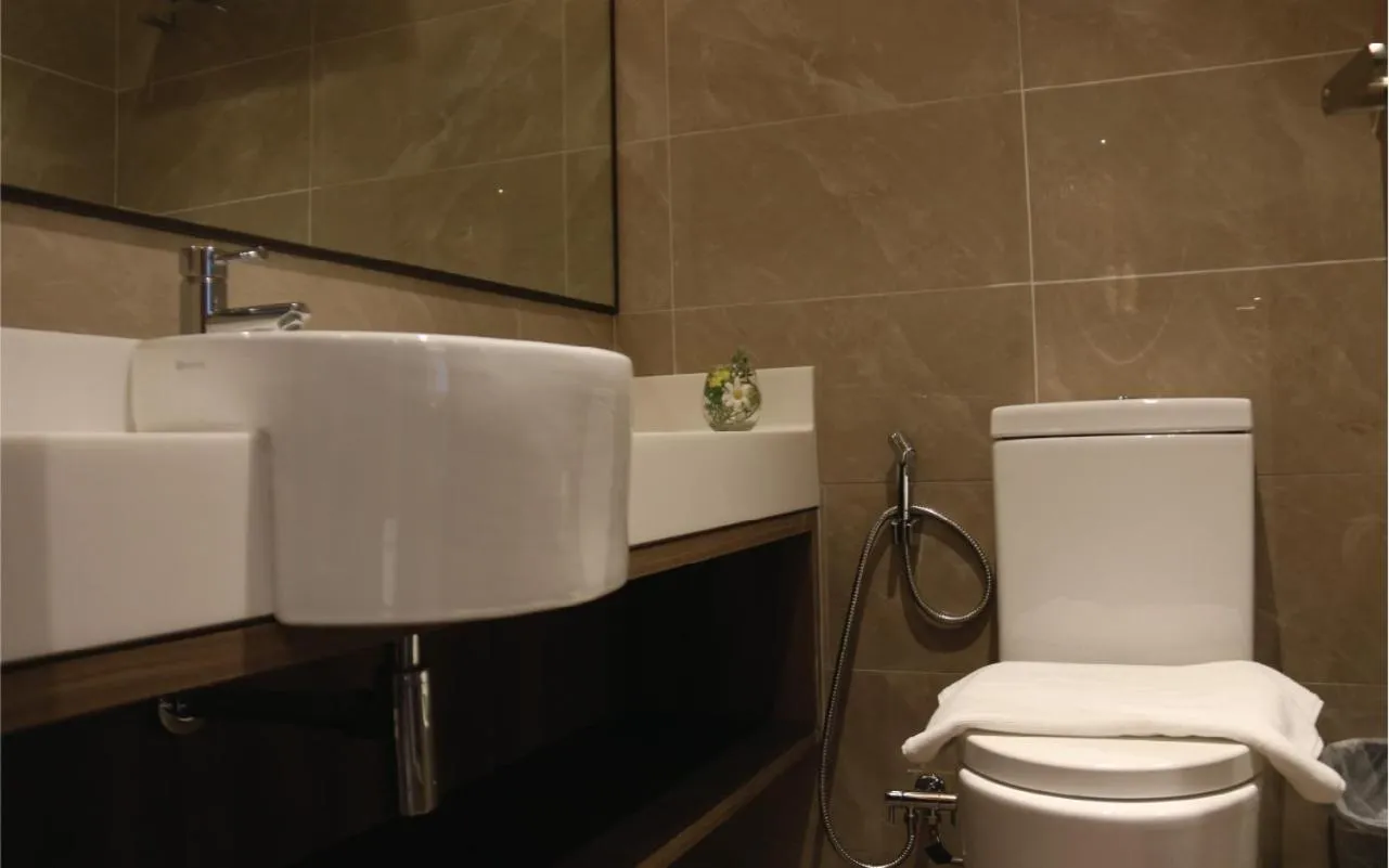 Bathroom in Aqueen Prestige Hotel Lavender