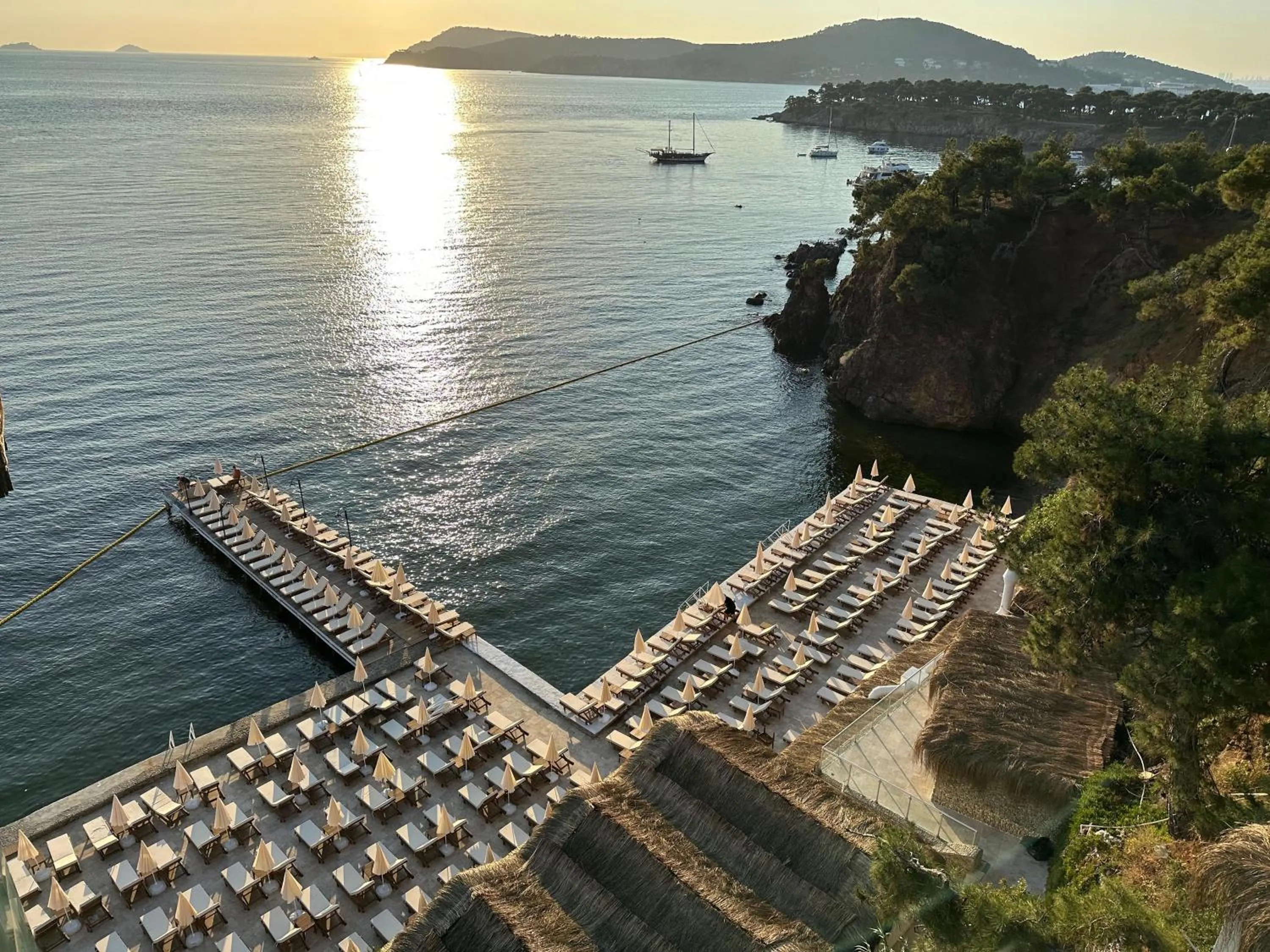 Beach in The Roof Ada