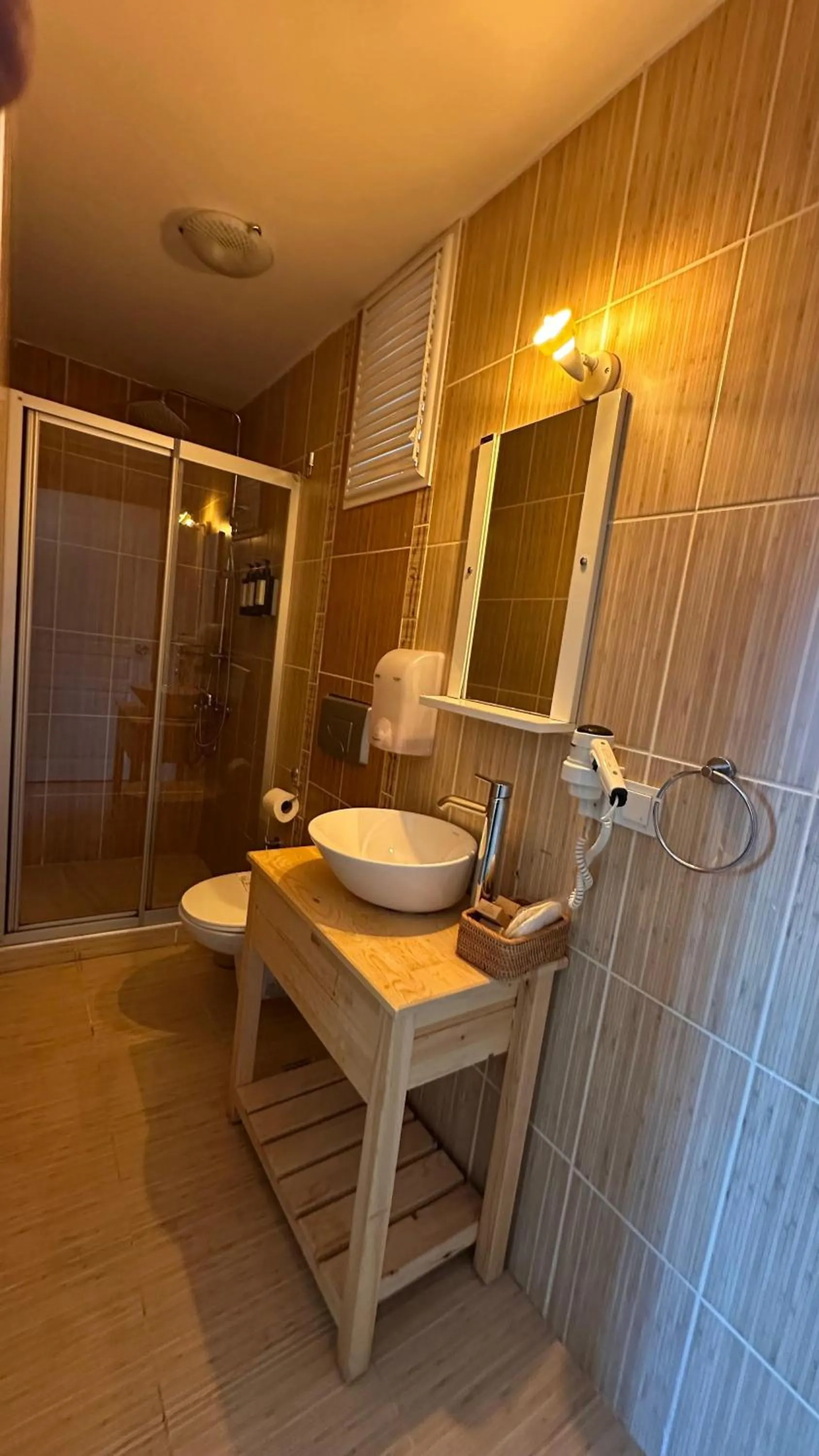 Bathroom in The Roof Ada