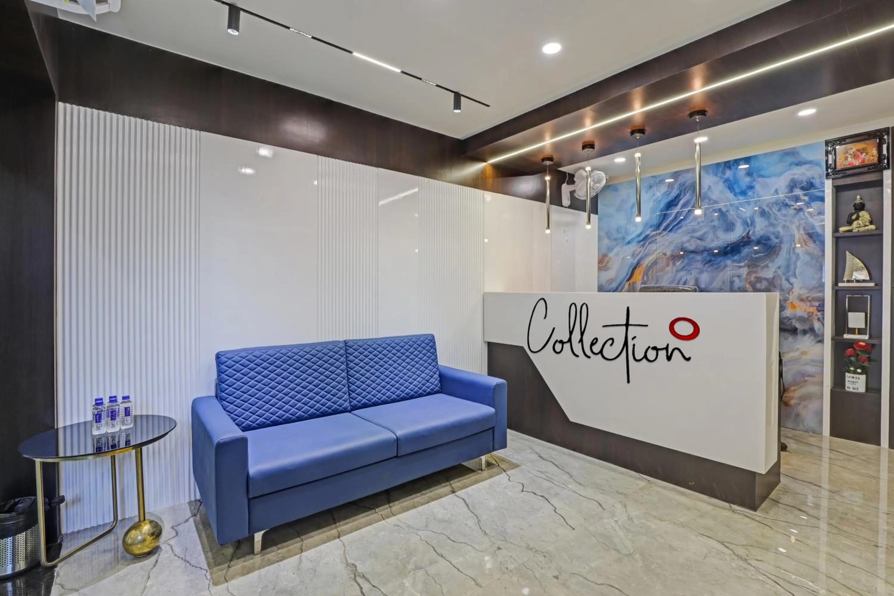 Lobby or reception in Collection O Alpha One