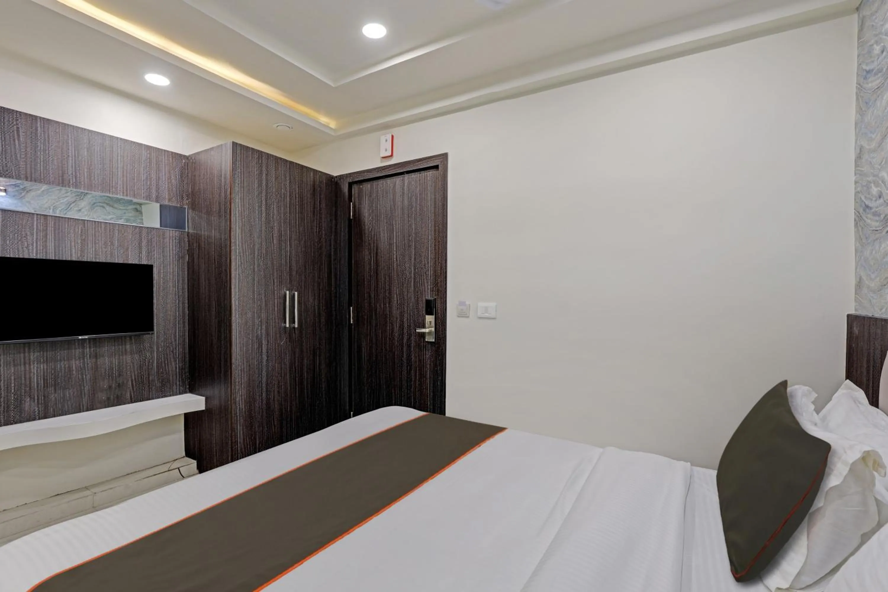 Bedroom in Collection O Alpha One