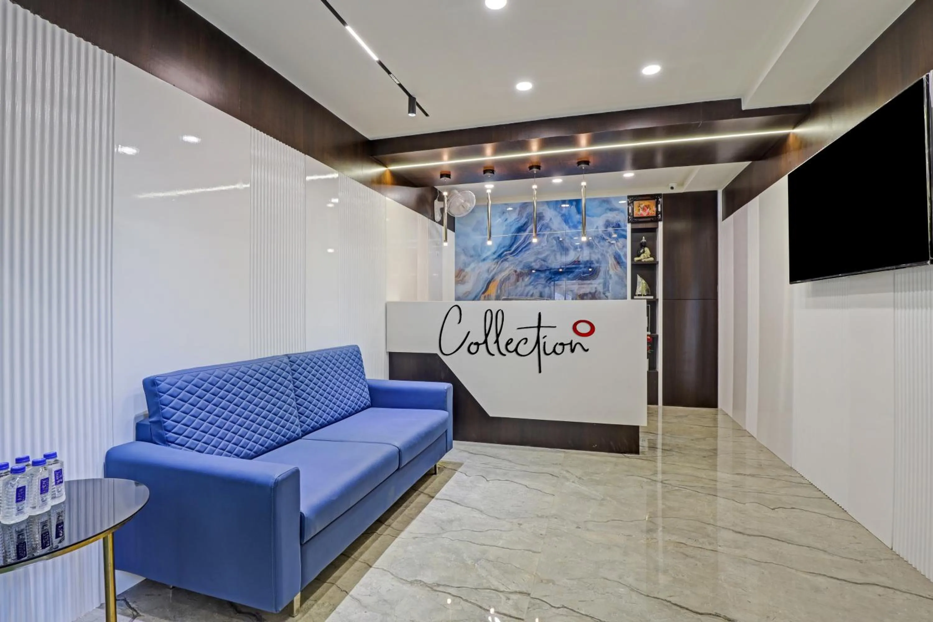 Lobby or reception in Collection O Alpha One