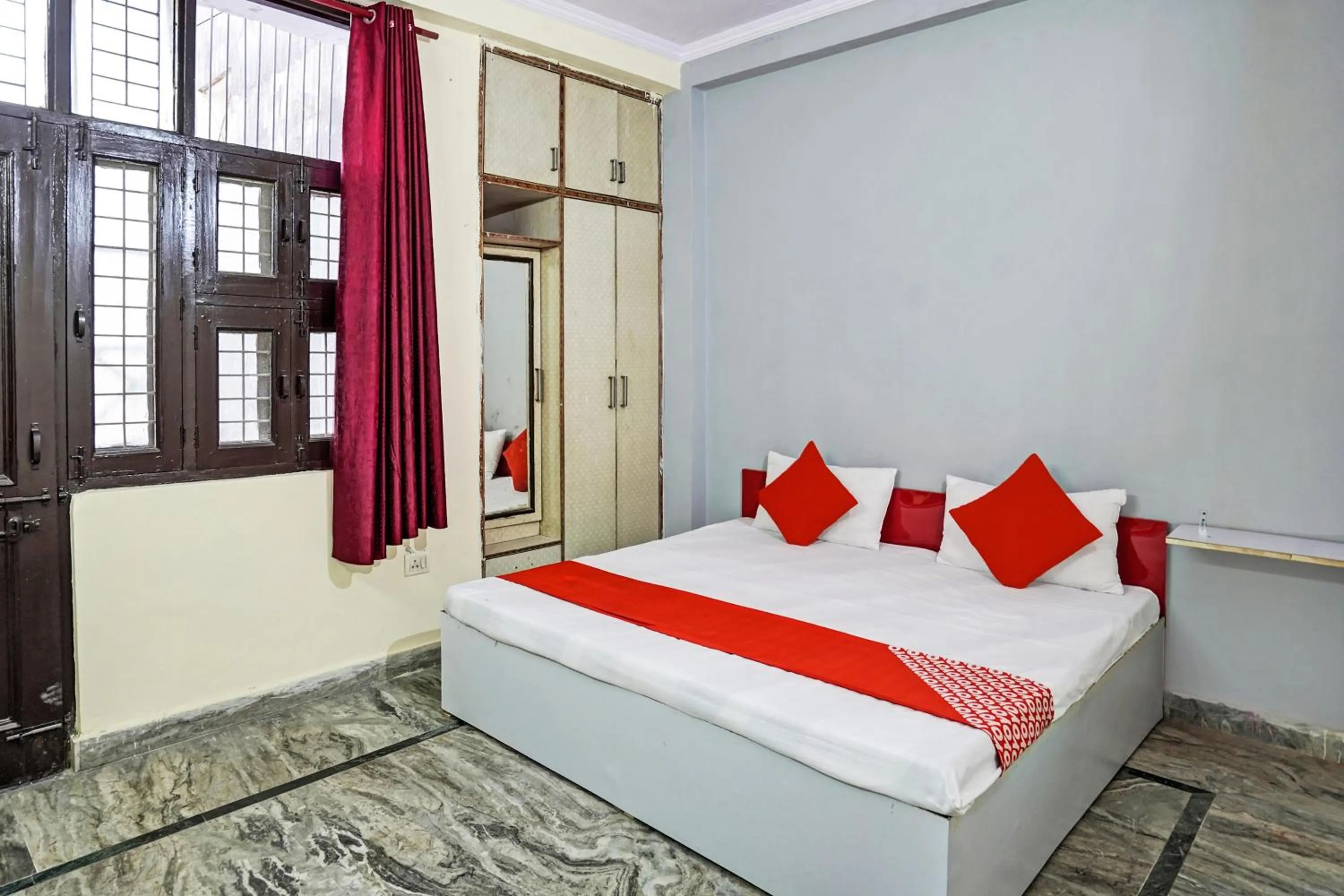 Bedroom, Bed in Super Hotel O Khanna's Hotel