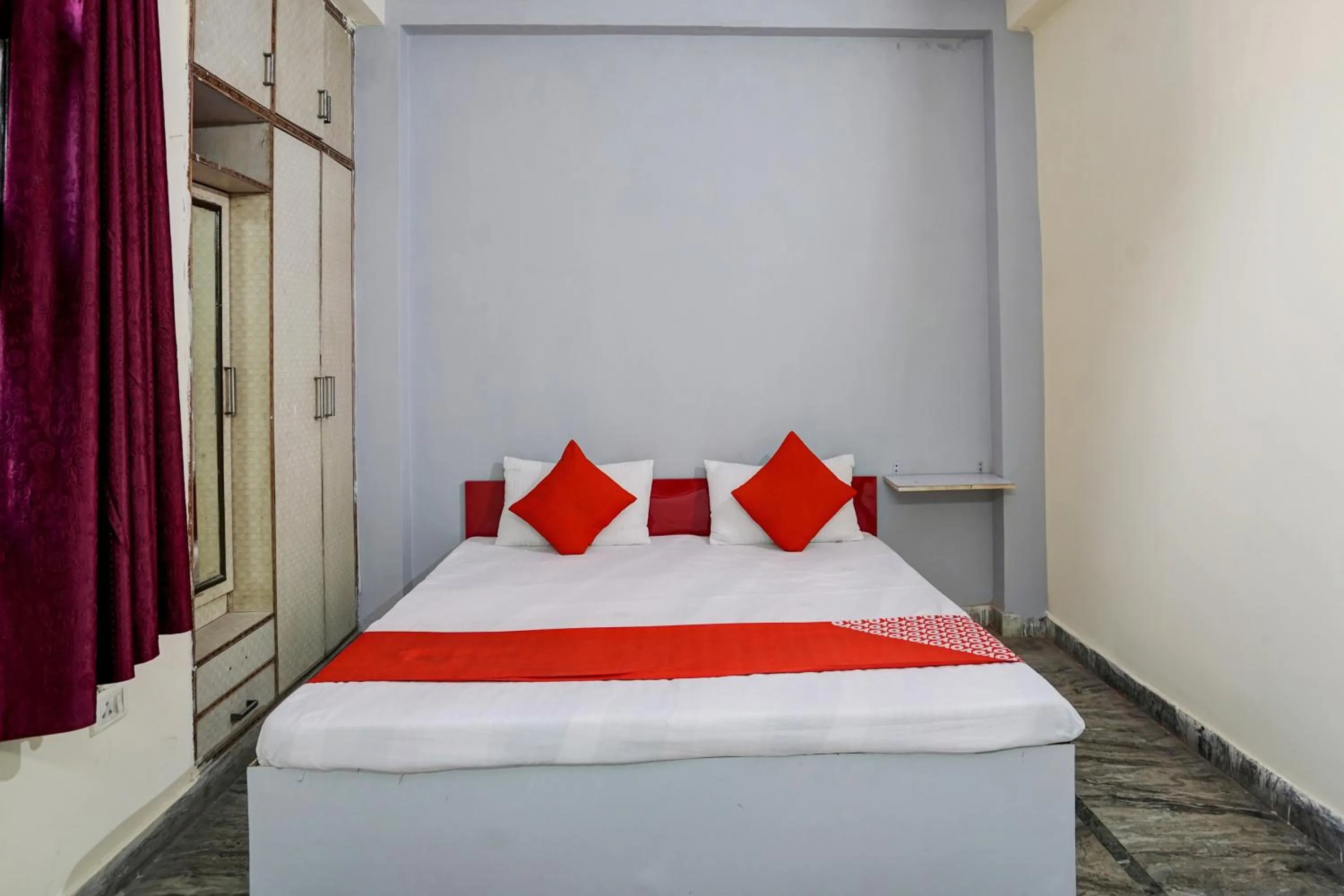 Bedroom, Bed in Super Hotel O Khanna's Hotel