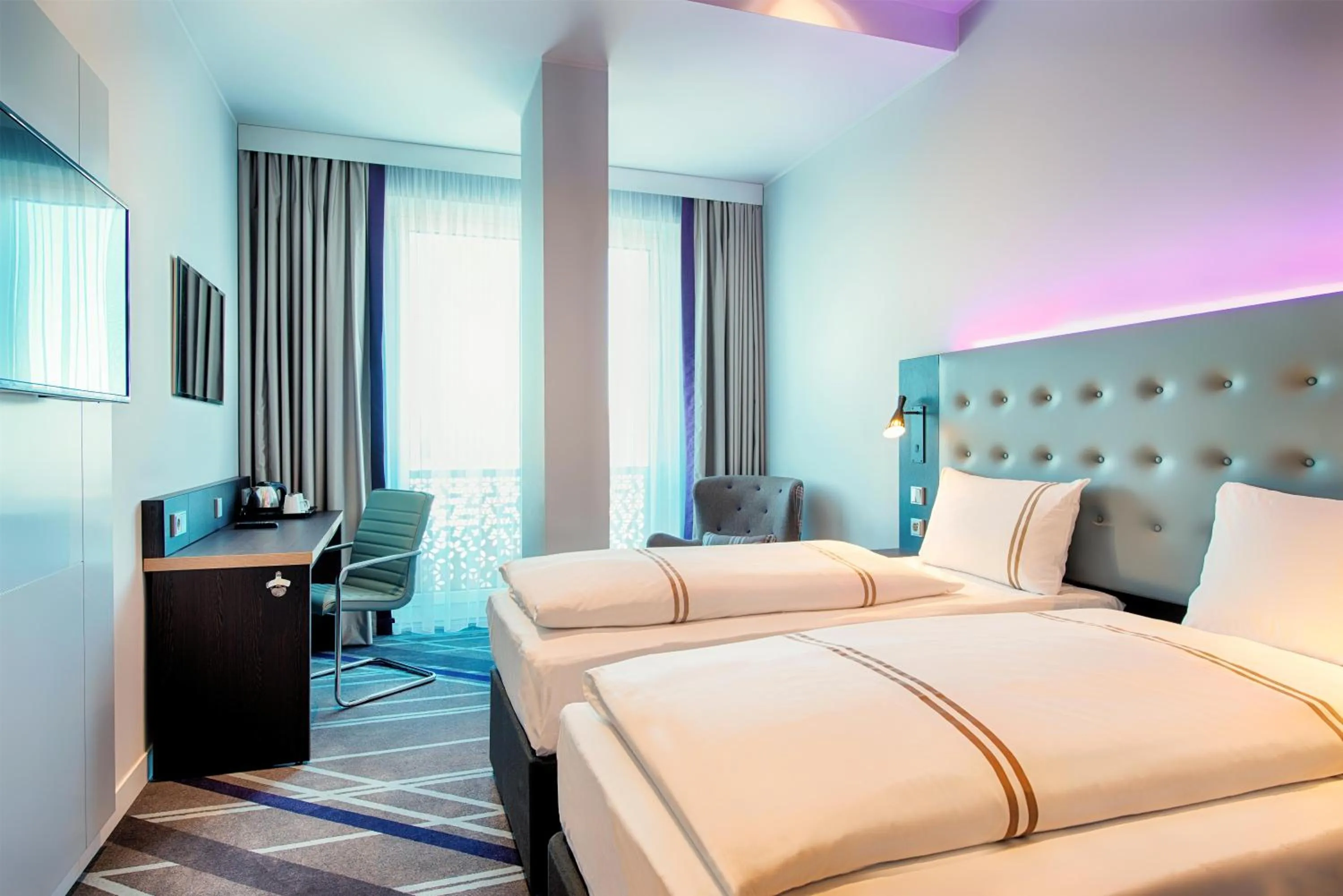 Bedroom, Bed in Premier Inn Lübeck City Stadtgraben