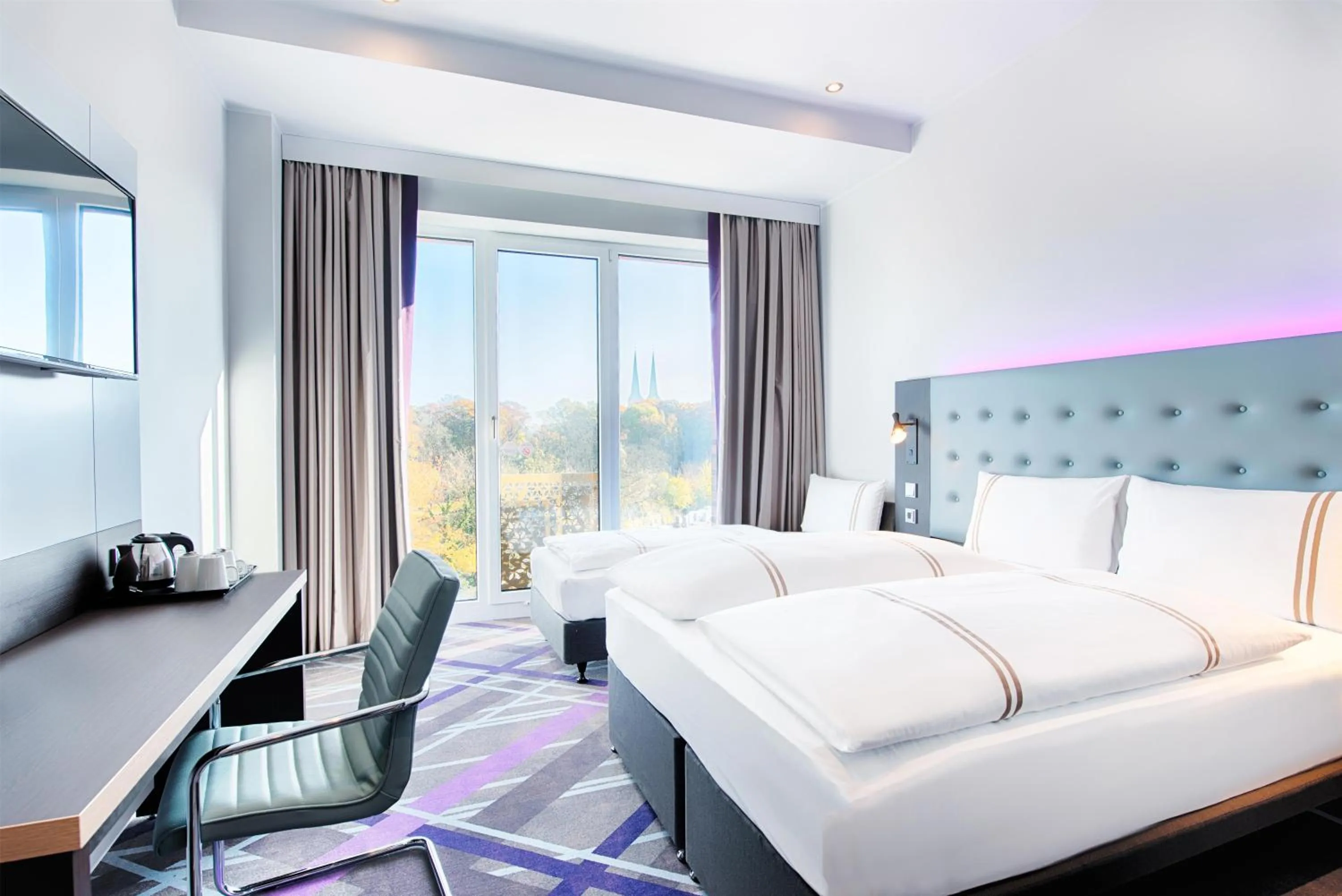 Bedroom, Bed in Premier Inn Lübeck City Stadtgraben