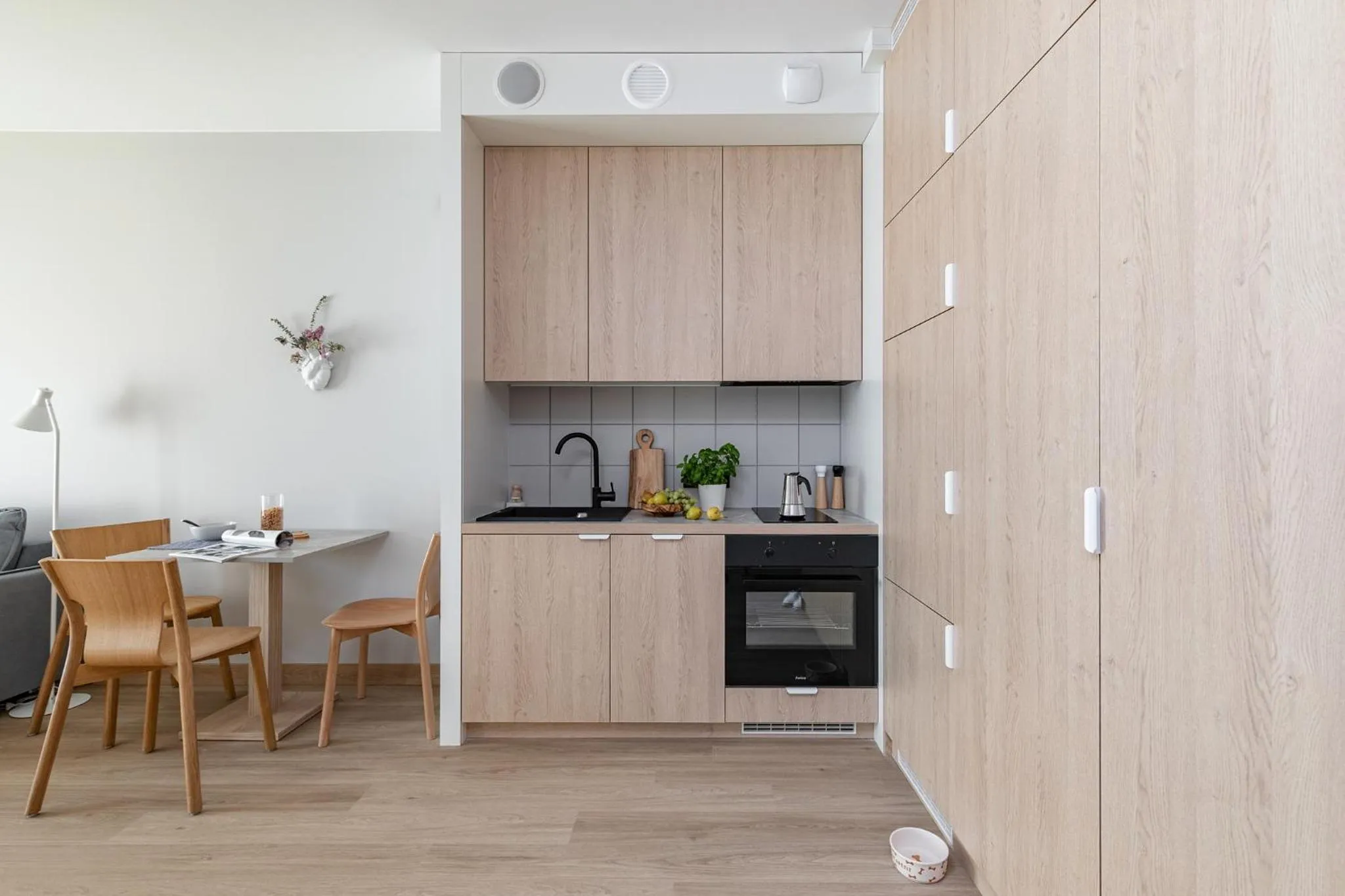 Kitchen or kitchenette in Noli Mokotow