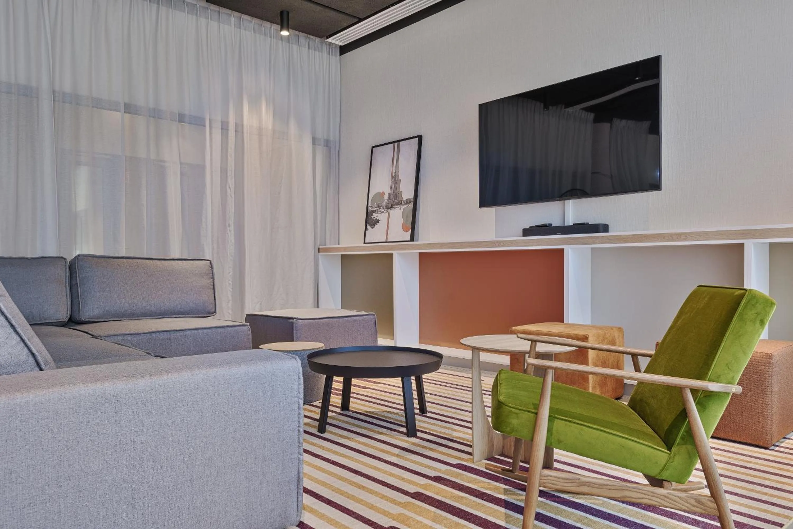 Communal lounge/ TV room in Noli Mokotow