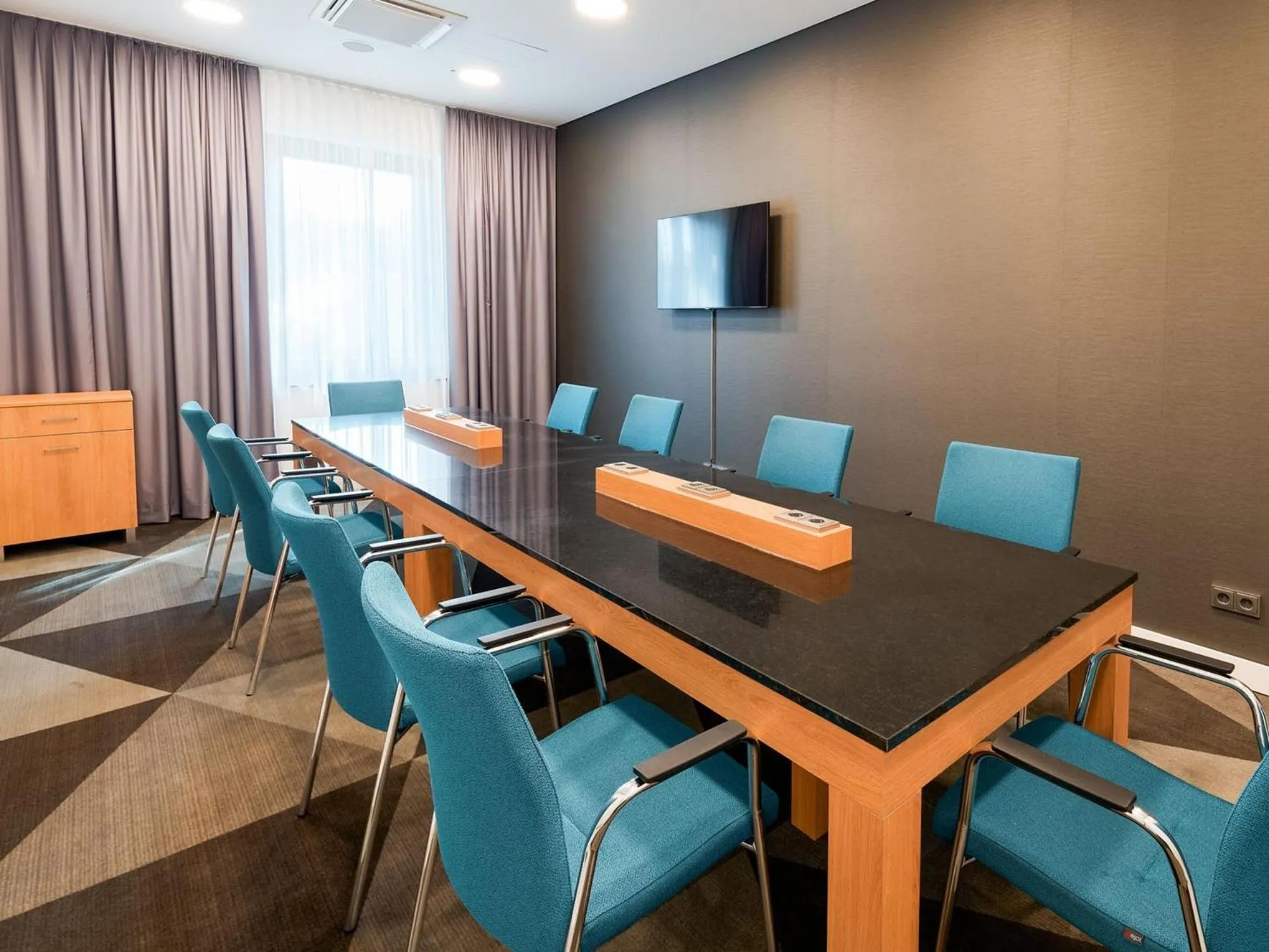 Meeting/conference room in Premier Inn Mannheim City Centre