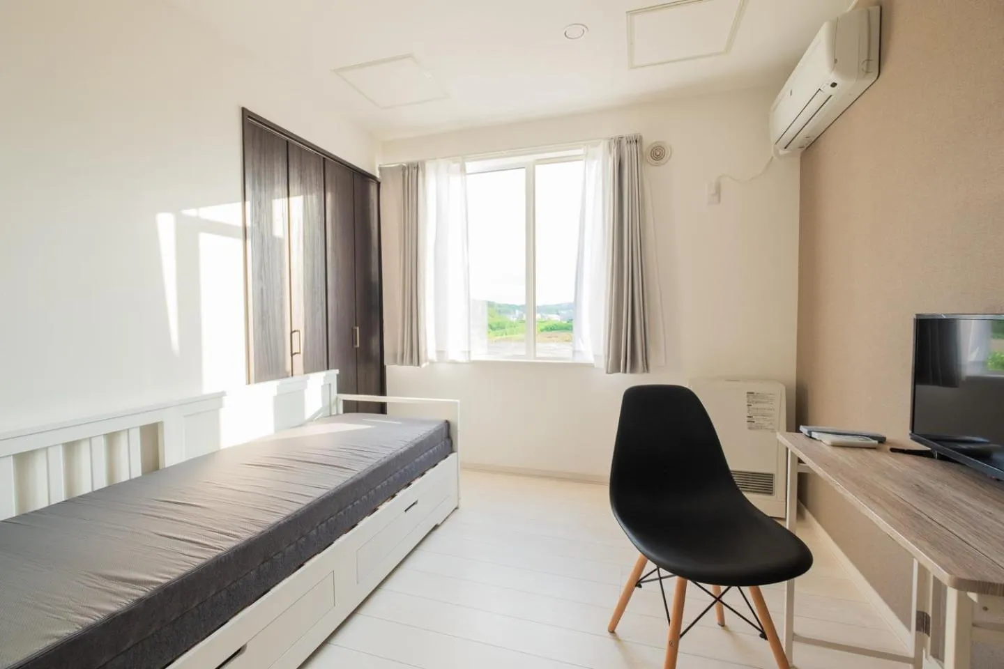 Bed in Niseko Hirafu Ski Resort Condo