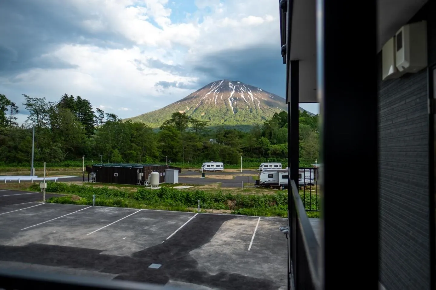 Day in Niseko Hirafu Ski Resort Condo