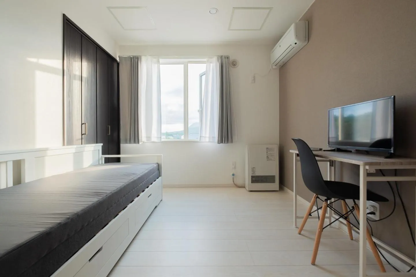 Bed in Niseko Hirafu Ski Resort Condo