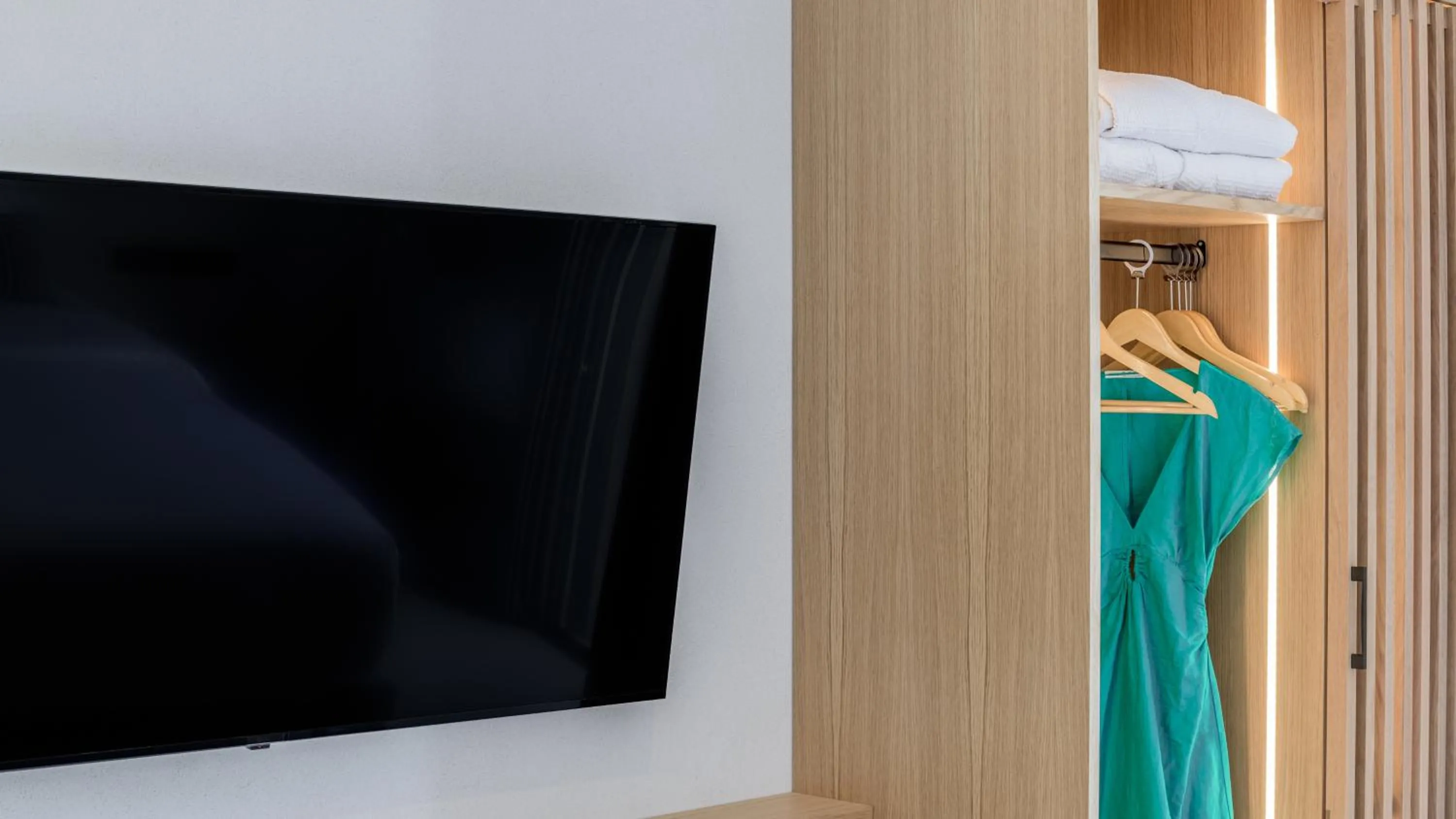 TV and multimedia in Nove Milos Luxury by Estia