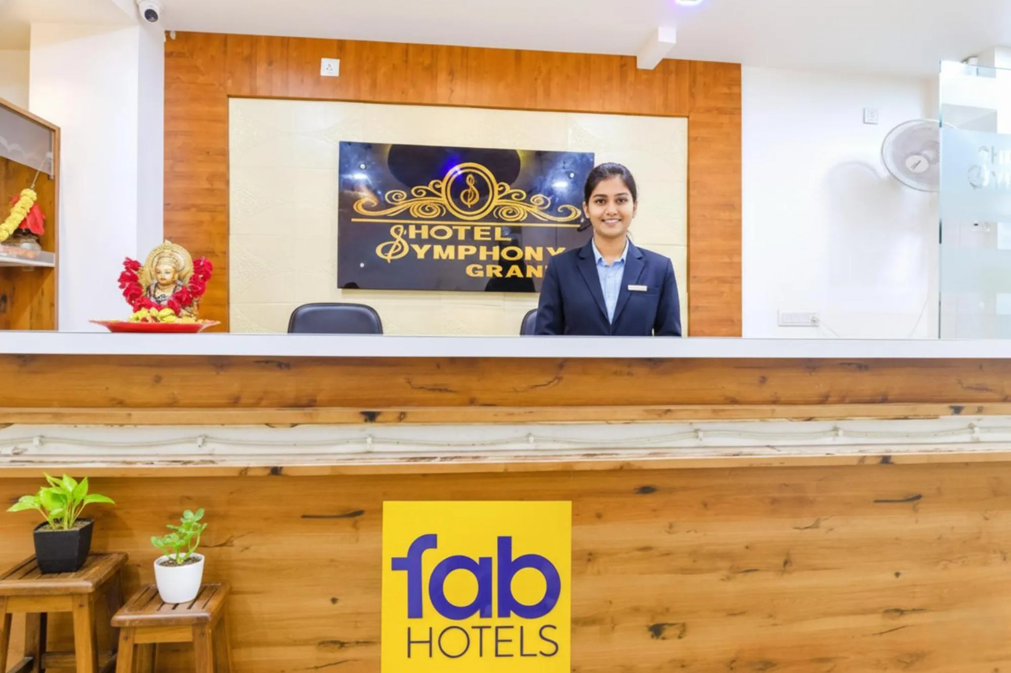 Lobby or reception in FabHotel Symphony Grand - Inside Barcelona Complex