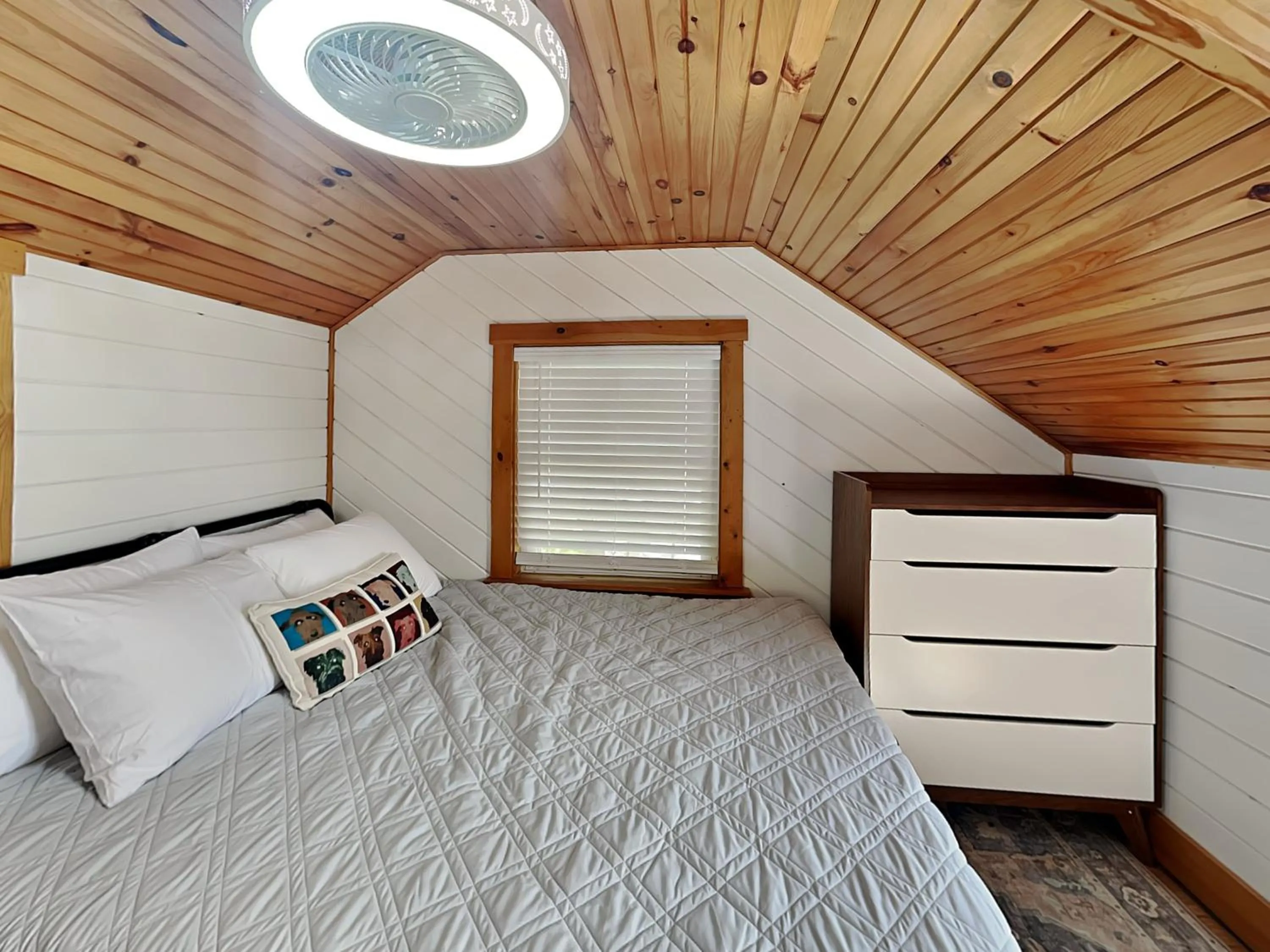 Property building, Bed in A Beautiful View