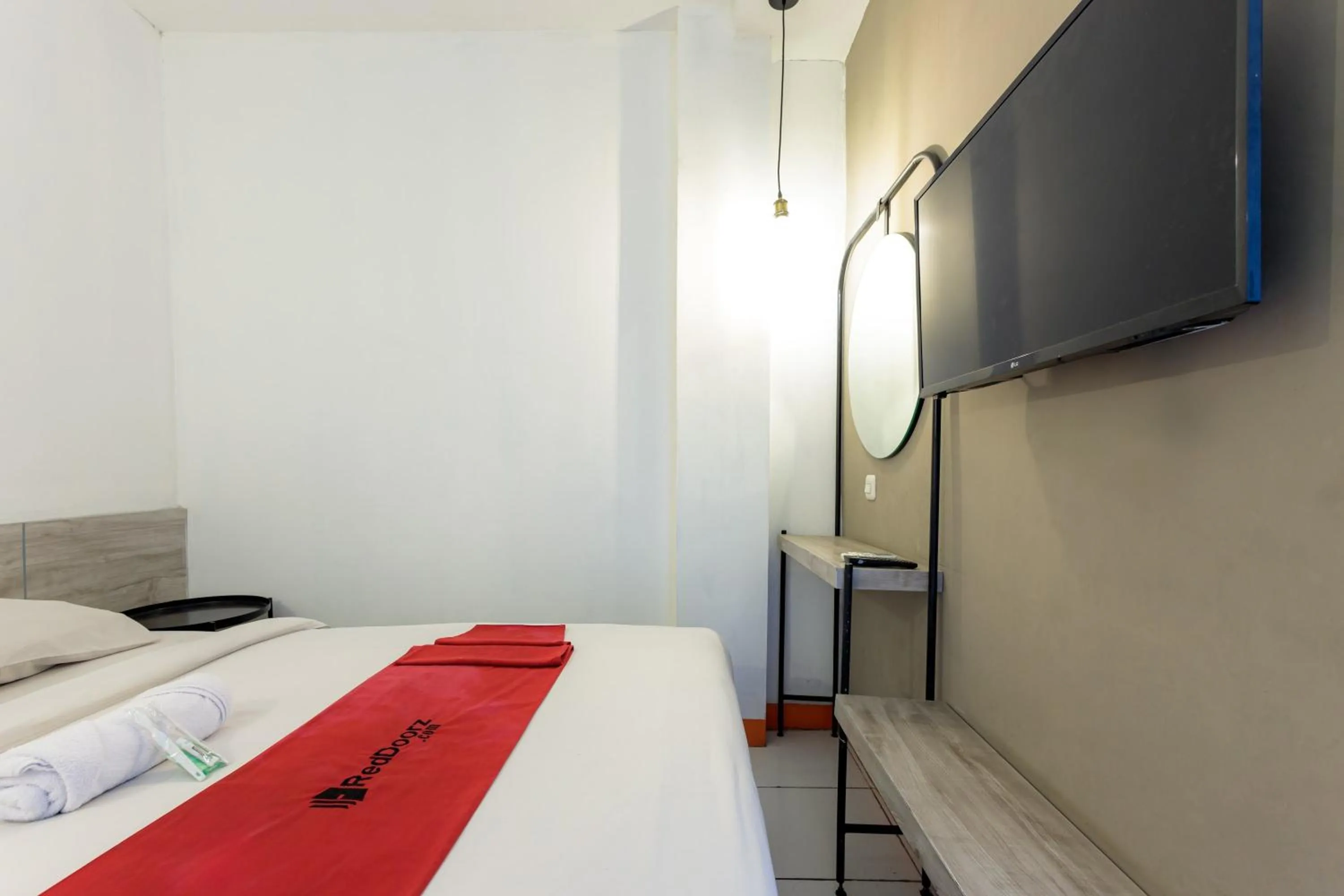 Bed in RedDoorz near Mangga Dua Mall