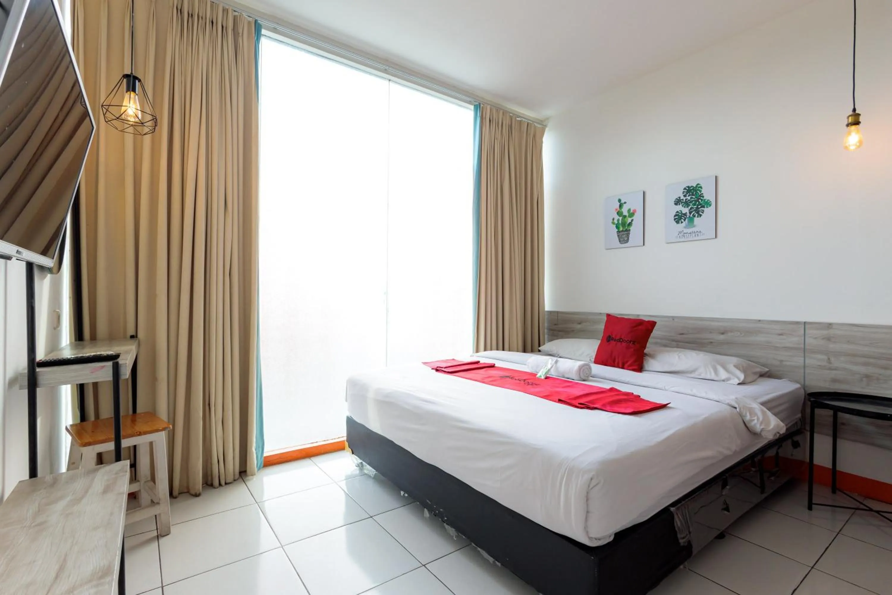 Bed in RedDoorz near Mangga Dua Mall