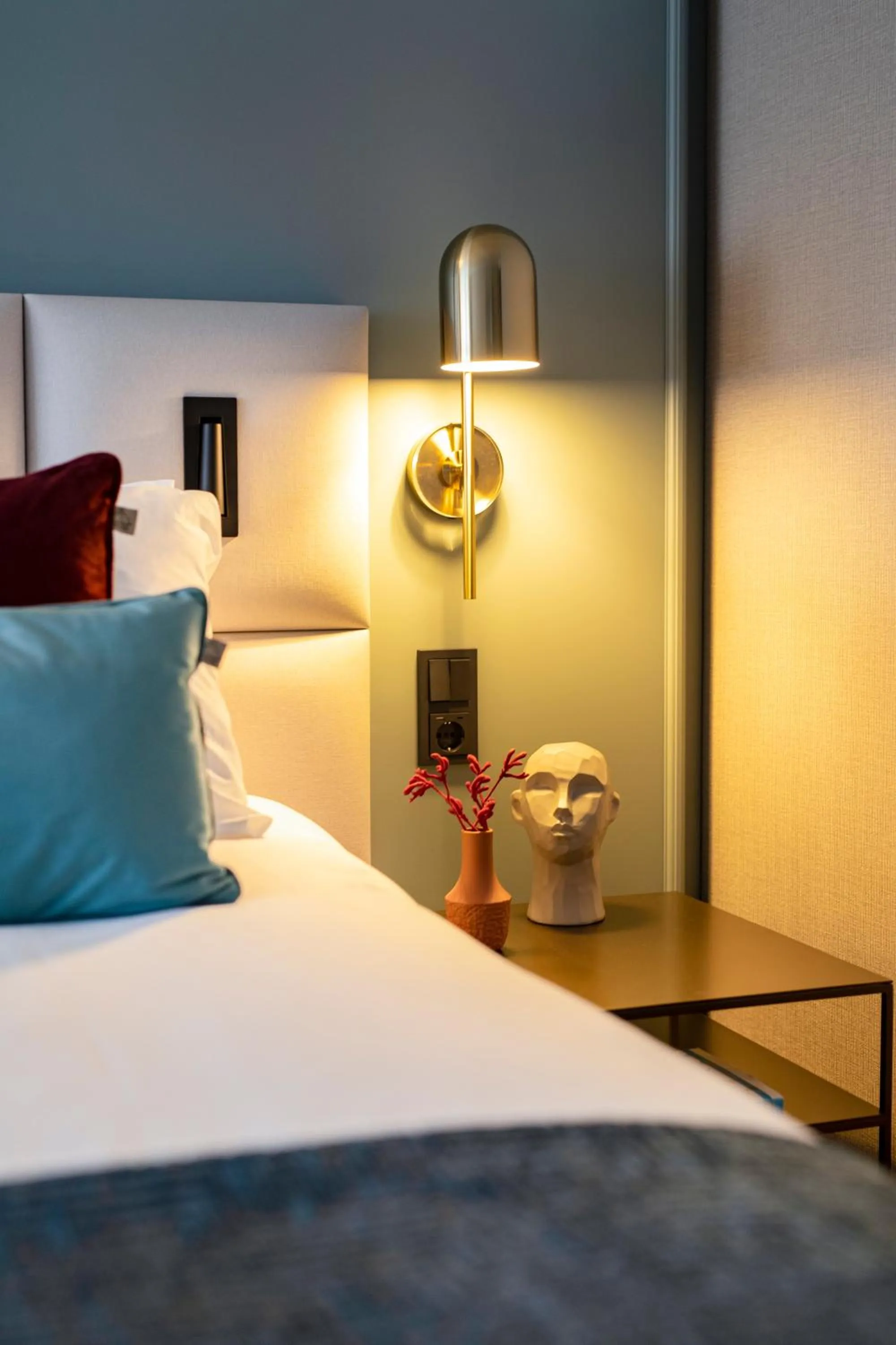 hair dresser, Bed in Bilderberg Hotel De Keizerskroon