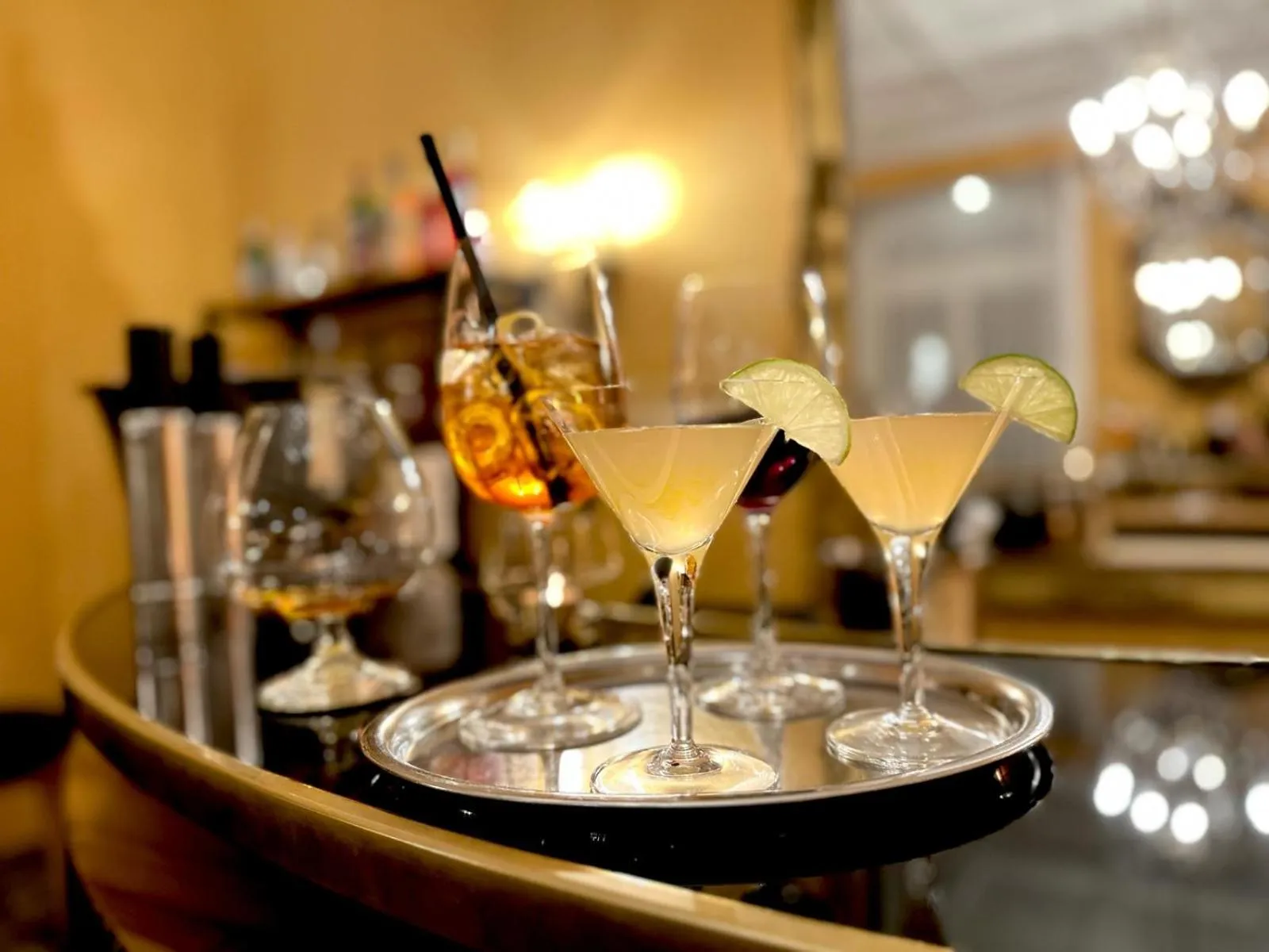 Lounge or bar in Hotel Royal Luzern