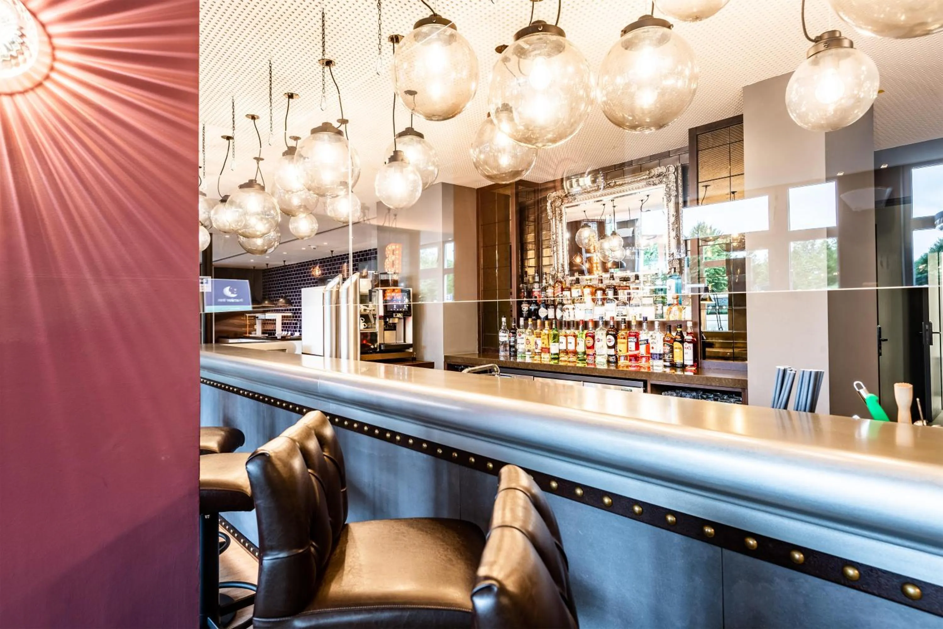 Lounge or bar in Premier Inn München Airport Ost