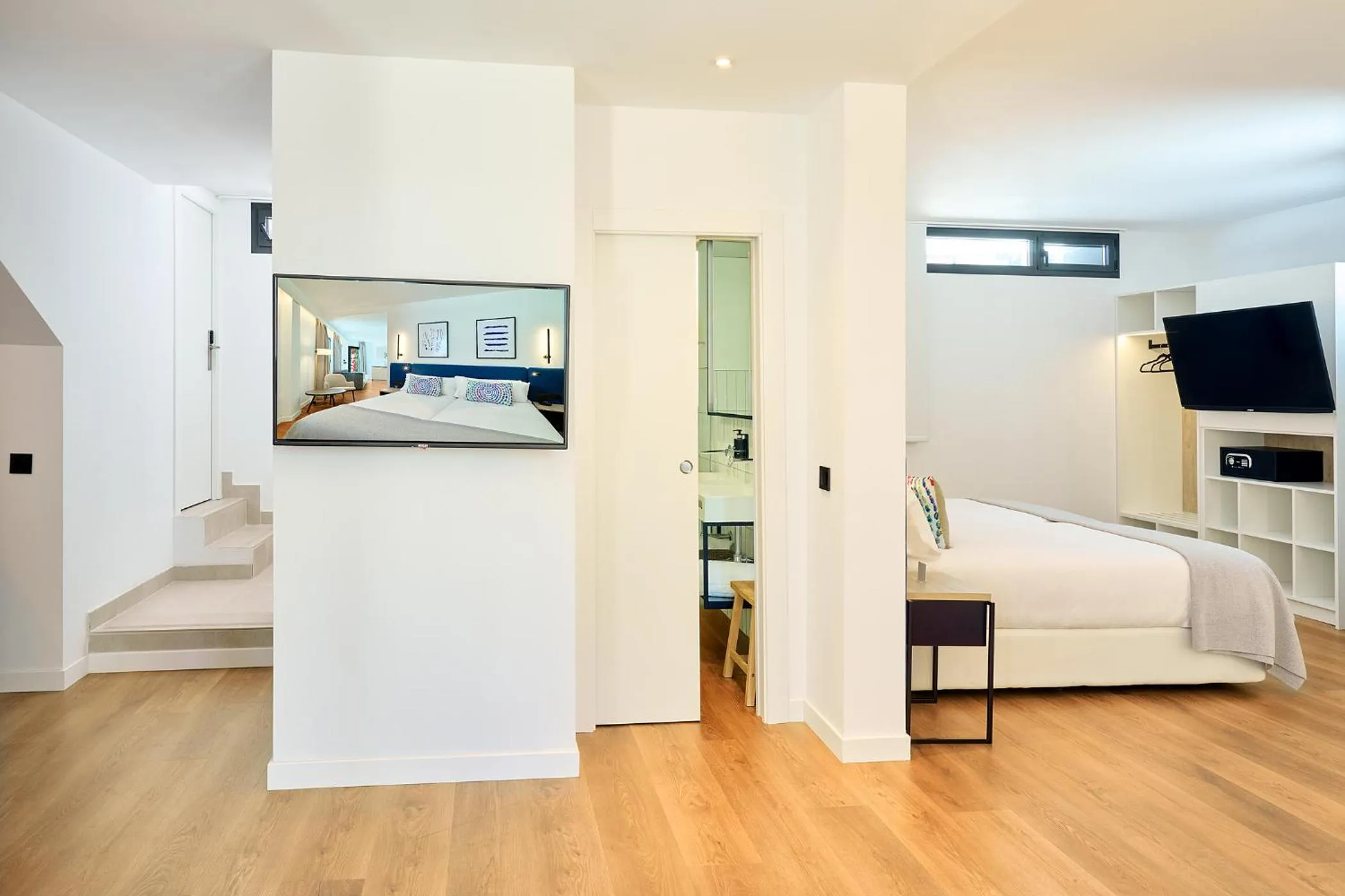 Photo of the whole room, Bed in Apartamentos Luna Suites Granada