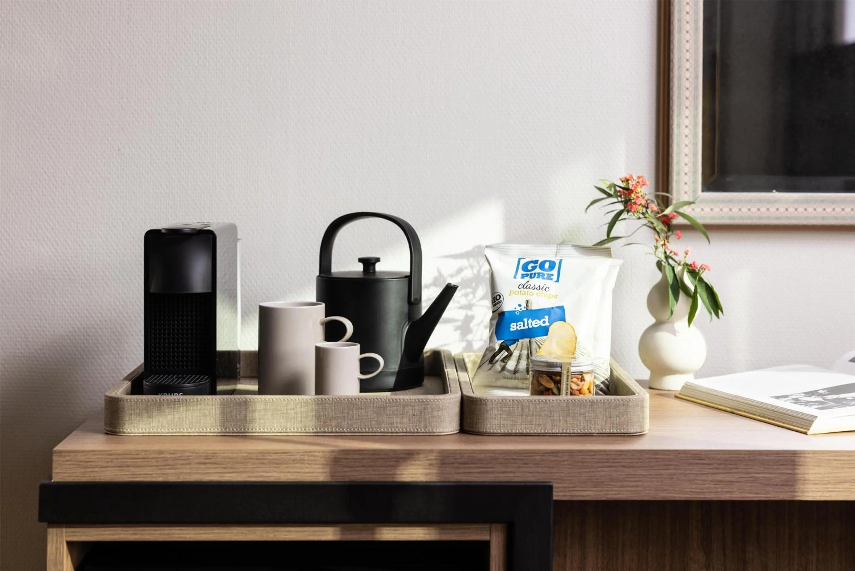 Photo of the whole room in NH Atlanta Rotterdam Hotel