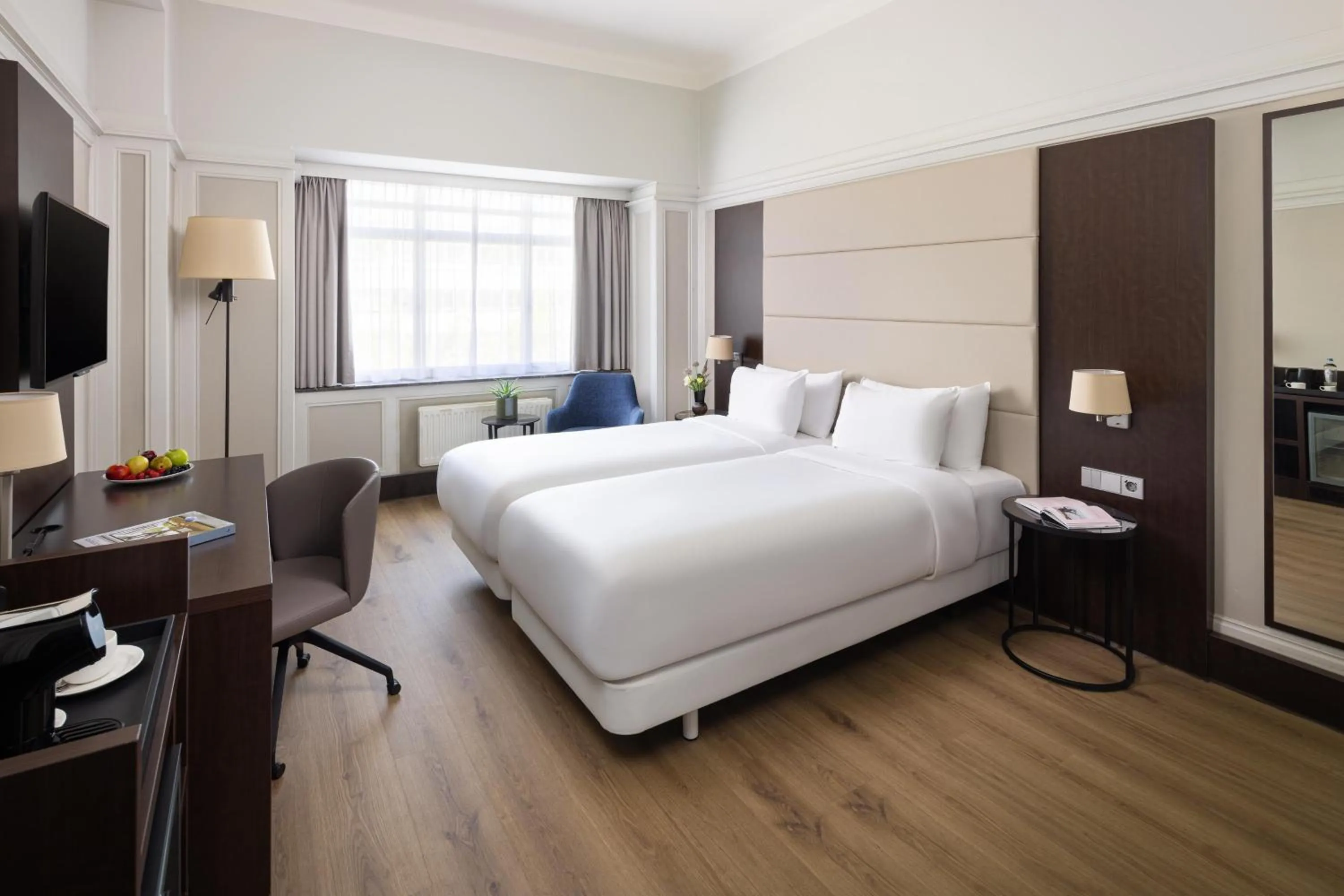 Bedroom, Bed in NH Atlanta Rotterdam Hotel