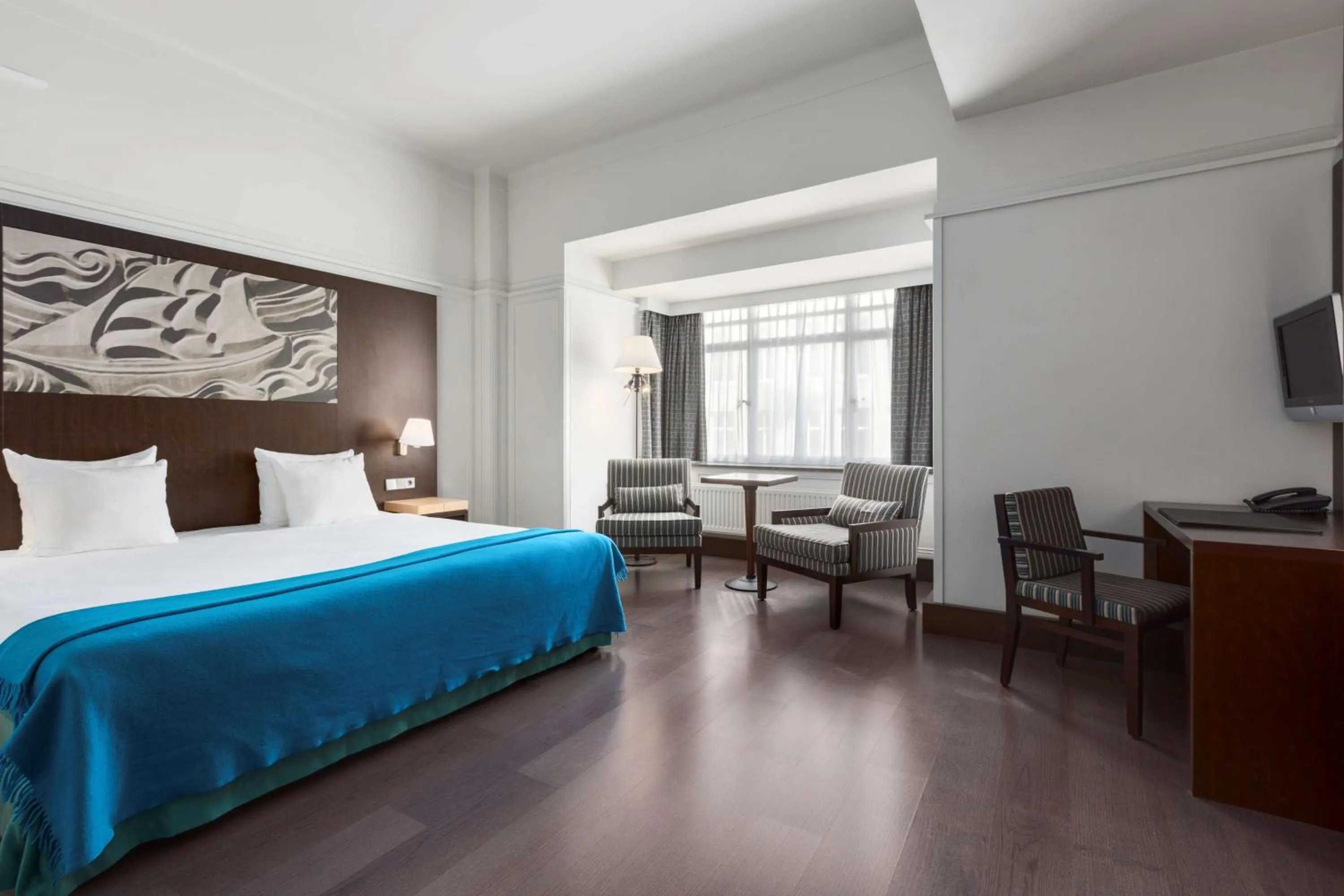 Large Superior Double Room  in NH Atlanta Rotterdam Hotel