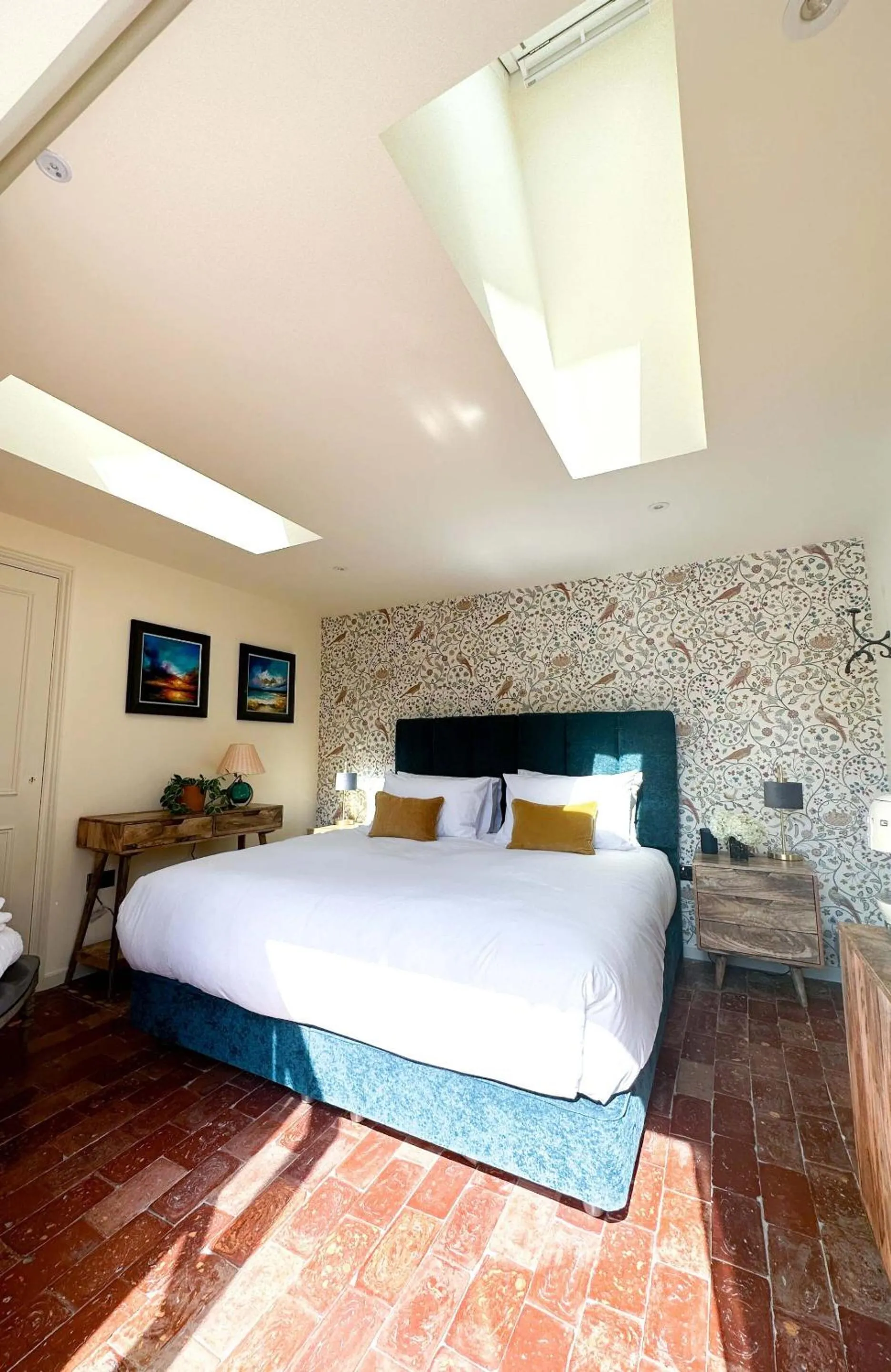 Bedroom, Bed in The Pear Tree Inn