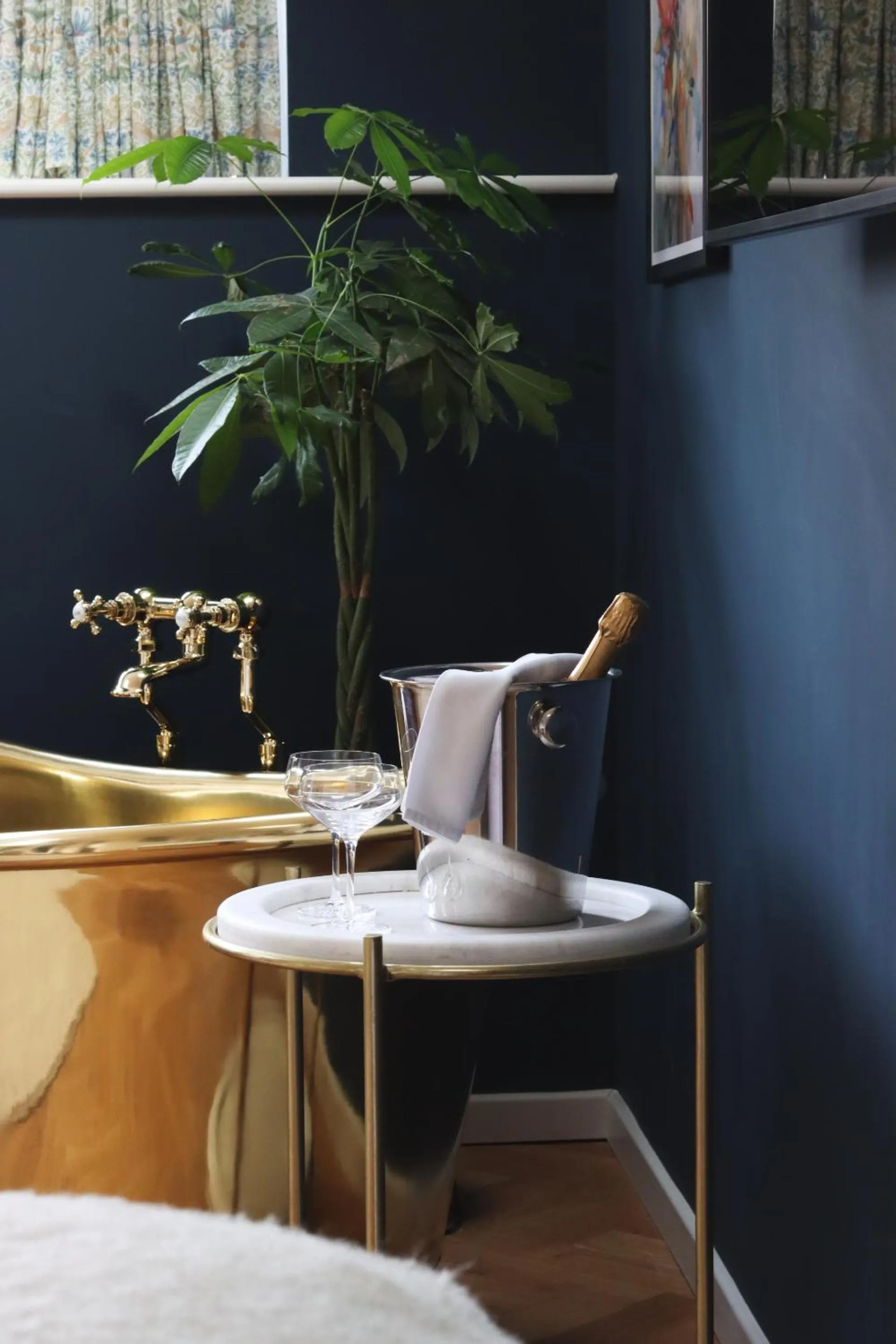 Bedroom in The Pear Tree Inn