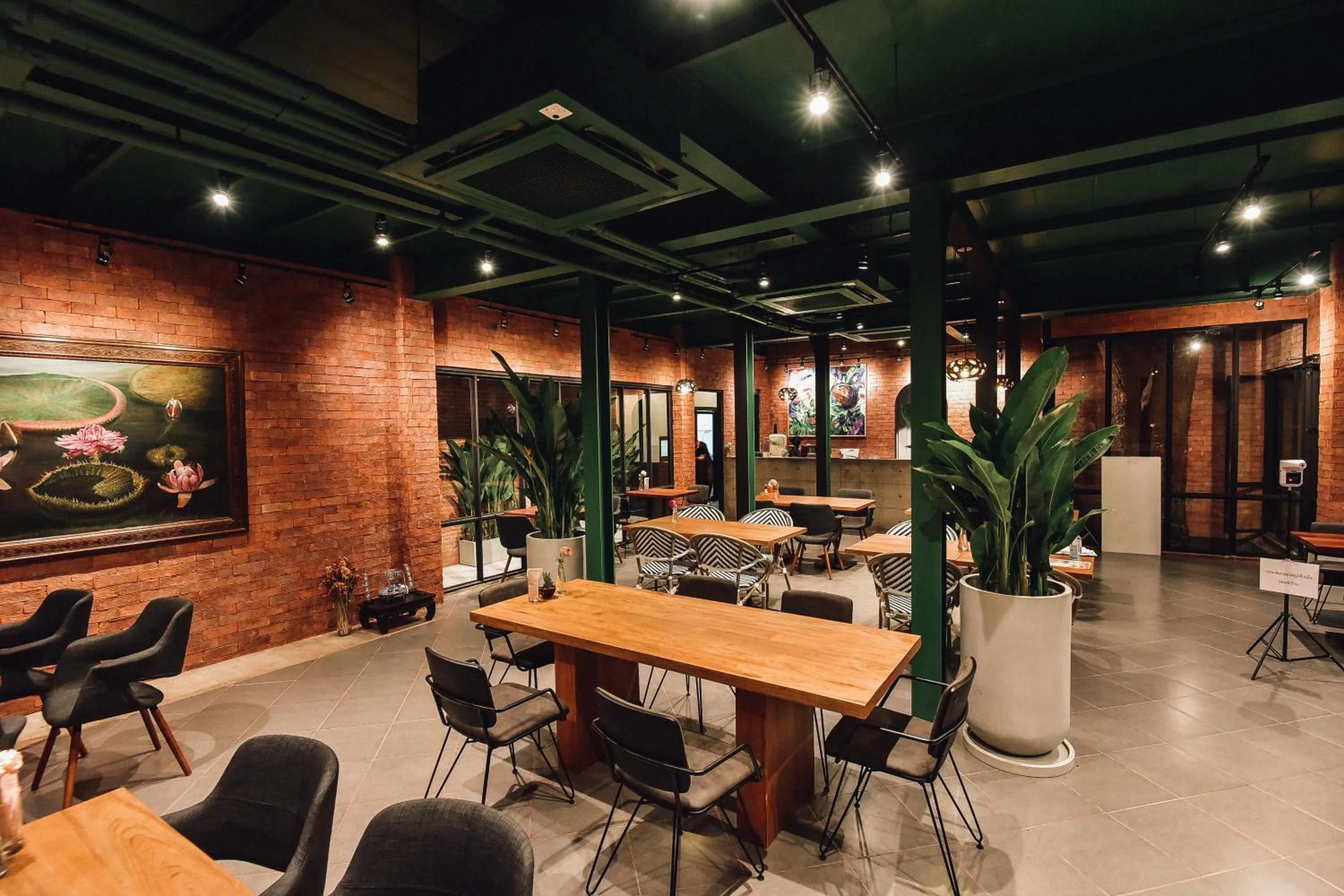 Restaurant/places to eat in KWANS Ayutthaya