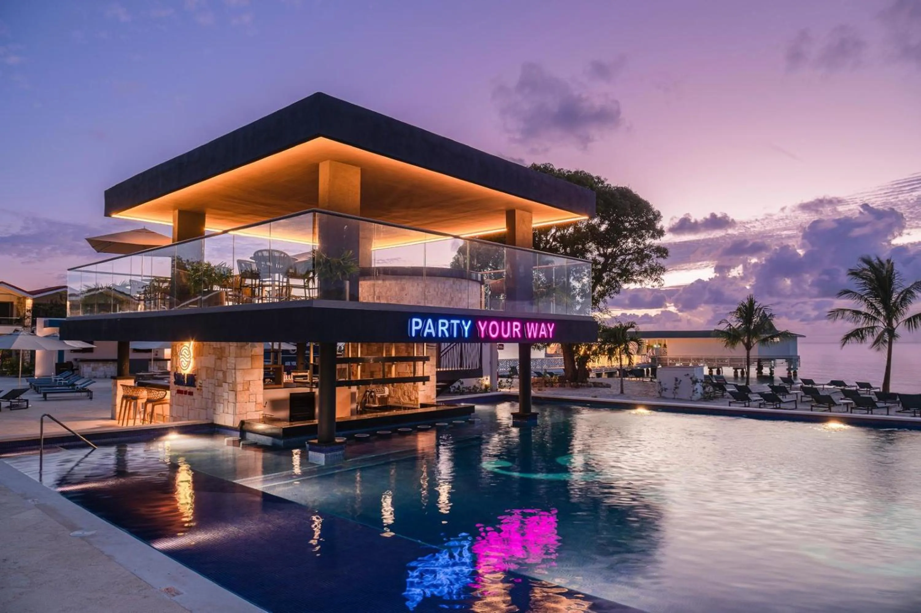 Lounge or bar in Royalton CHIC Antigua, An Autograph Collection All-Inclusive Resort - Adults Only