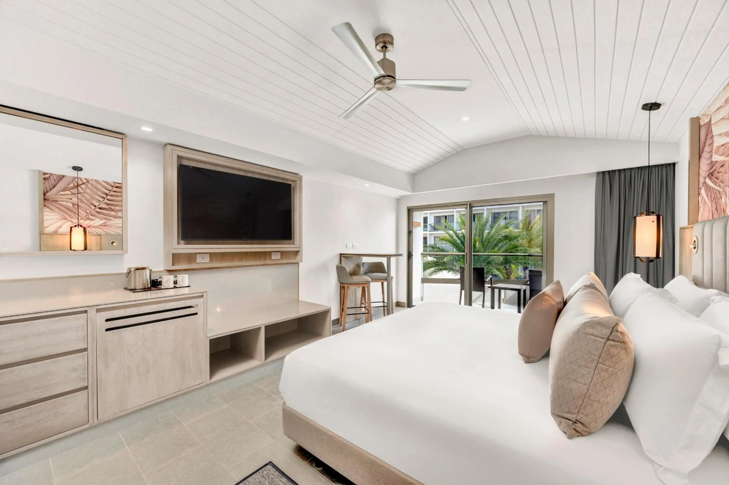 Bed in Royalton CHIC Antigua, An Autograph Collection All-Inclusive Resort - Adults Only