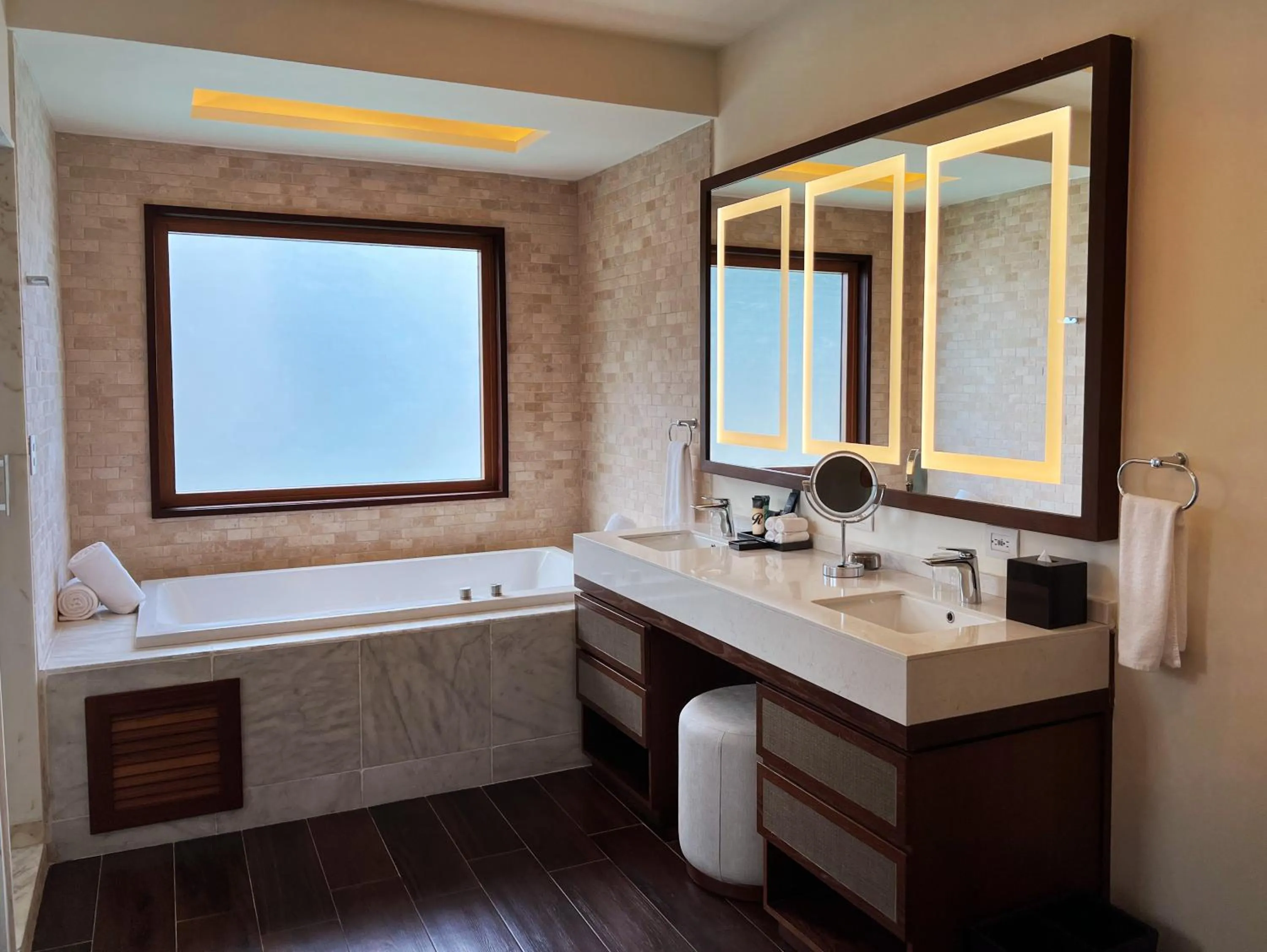 Bathroom, Bed in Royalton CHIC Antigua, An Autograph Collection All-Inclusive Resort - Adults Only